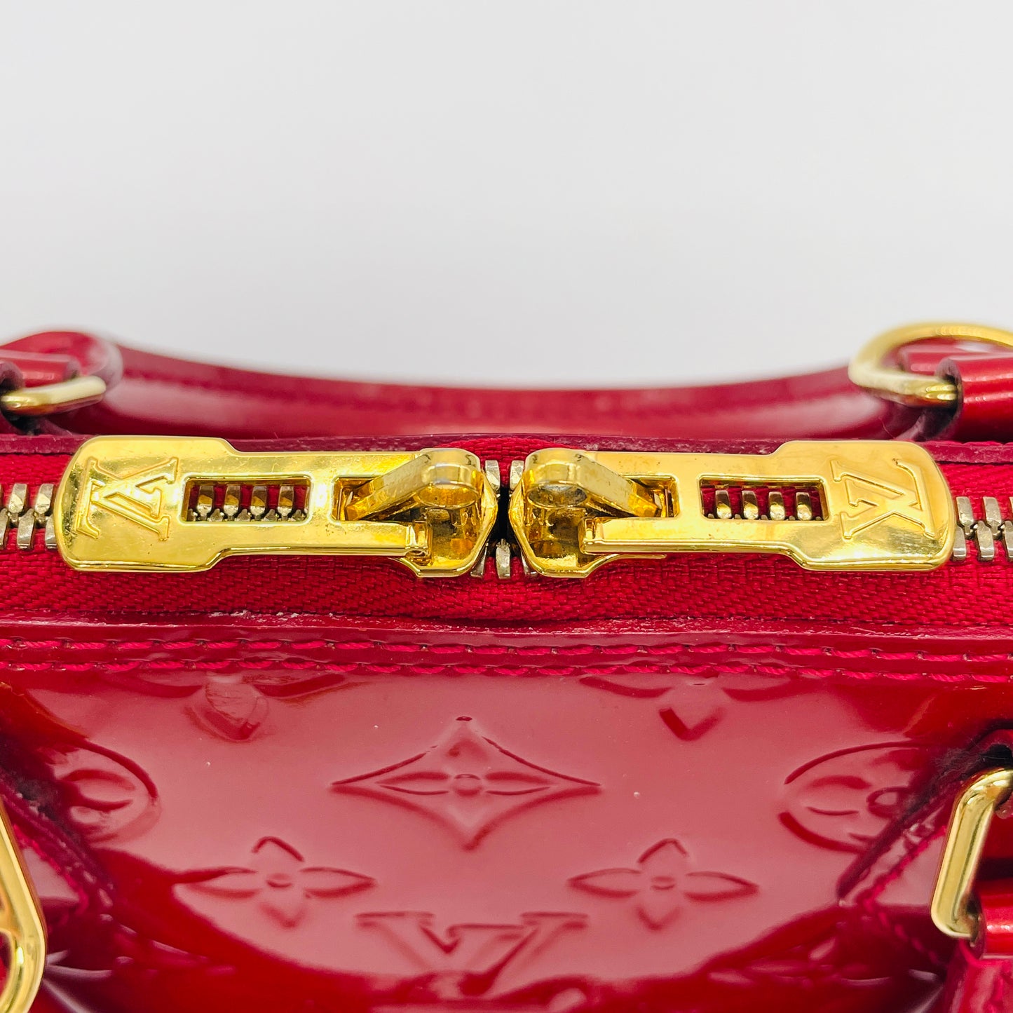 LOUIS VUITTON Vernis Alma PM