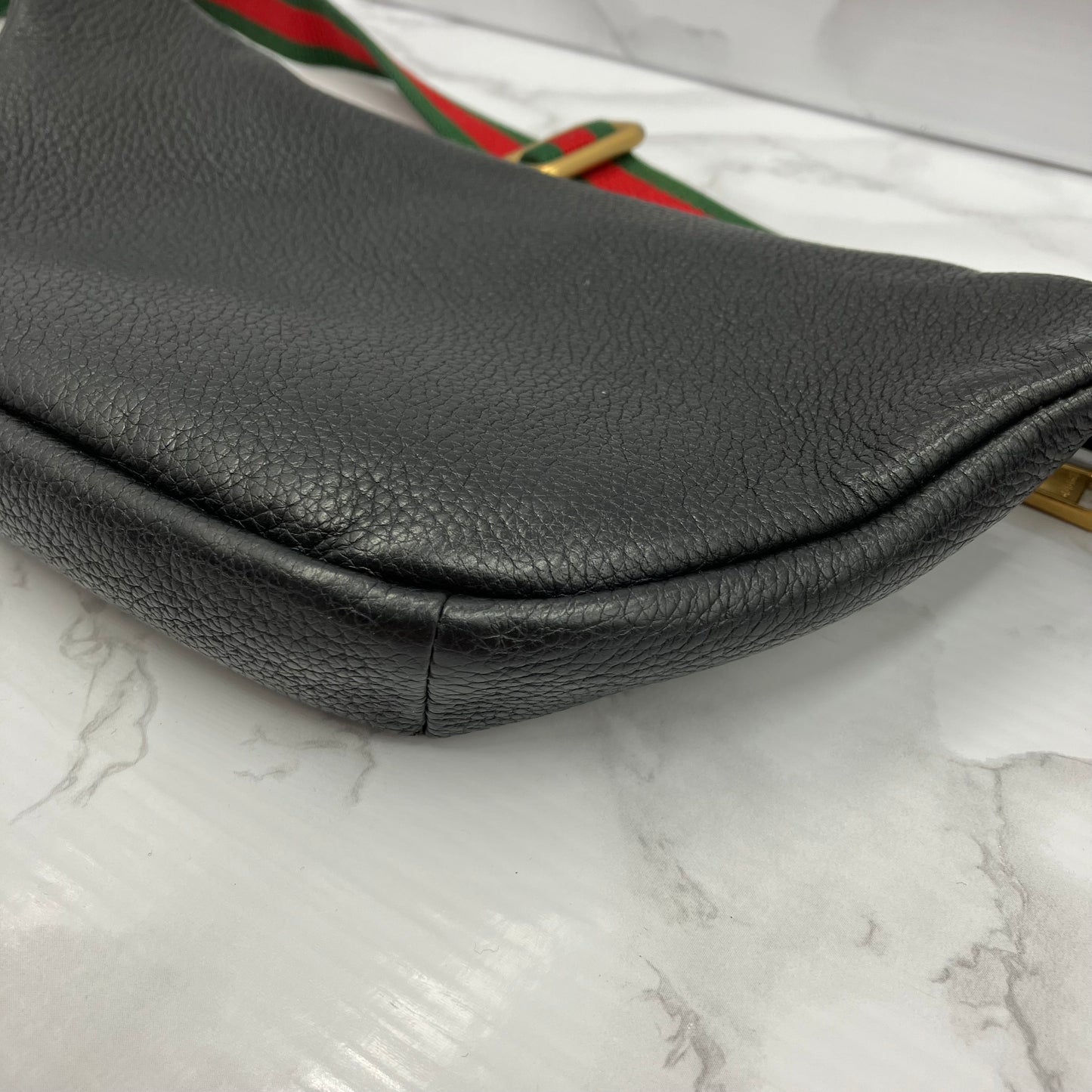 GUCCI Logo print body bag sherry line