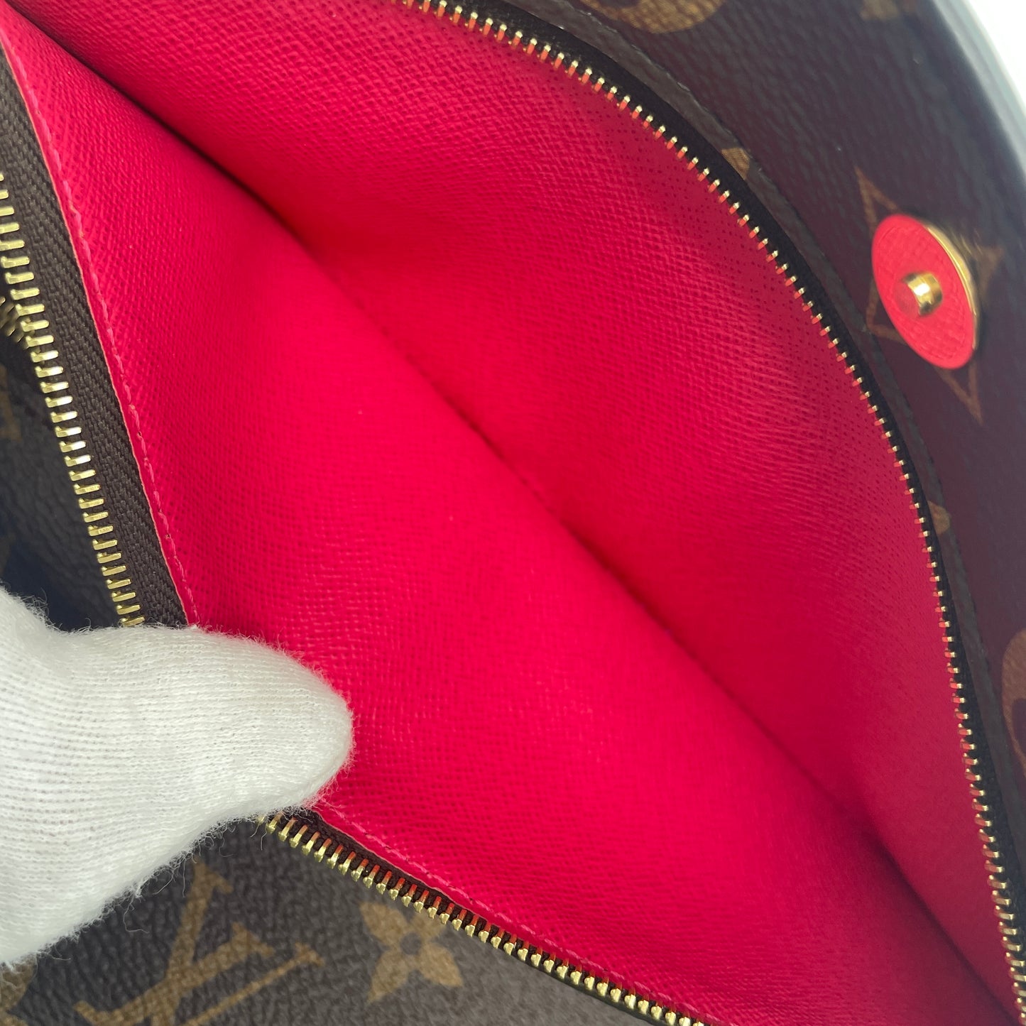 LOUIS VUITTON Pochette Weekend Summer Trunk