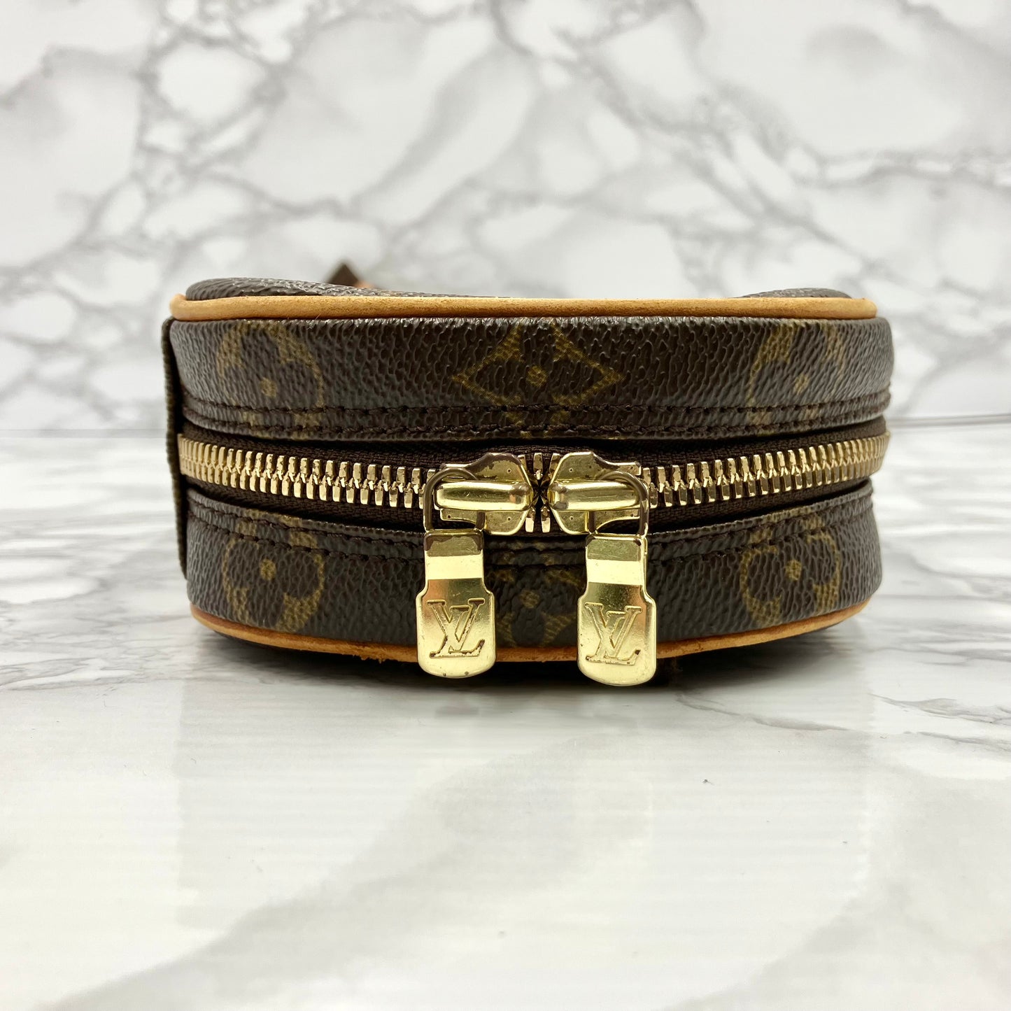 LOUIS VUITTON Monogram Pochette Gange