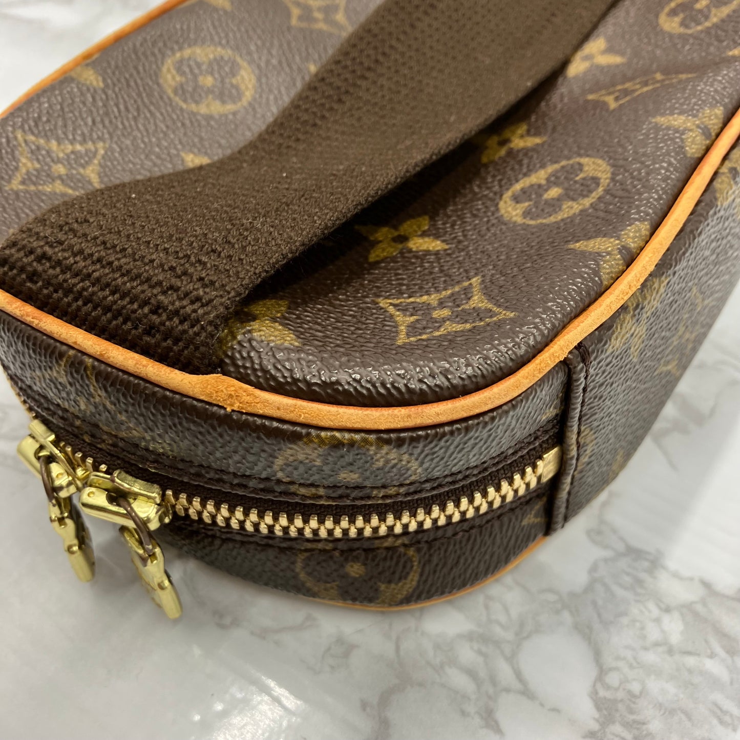 LOUIS VUITTON Monogram Pochette Gange