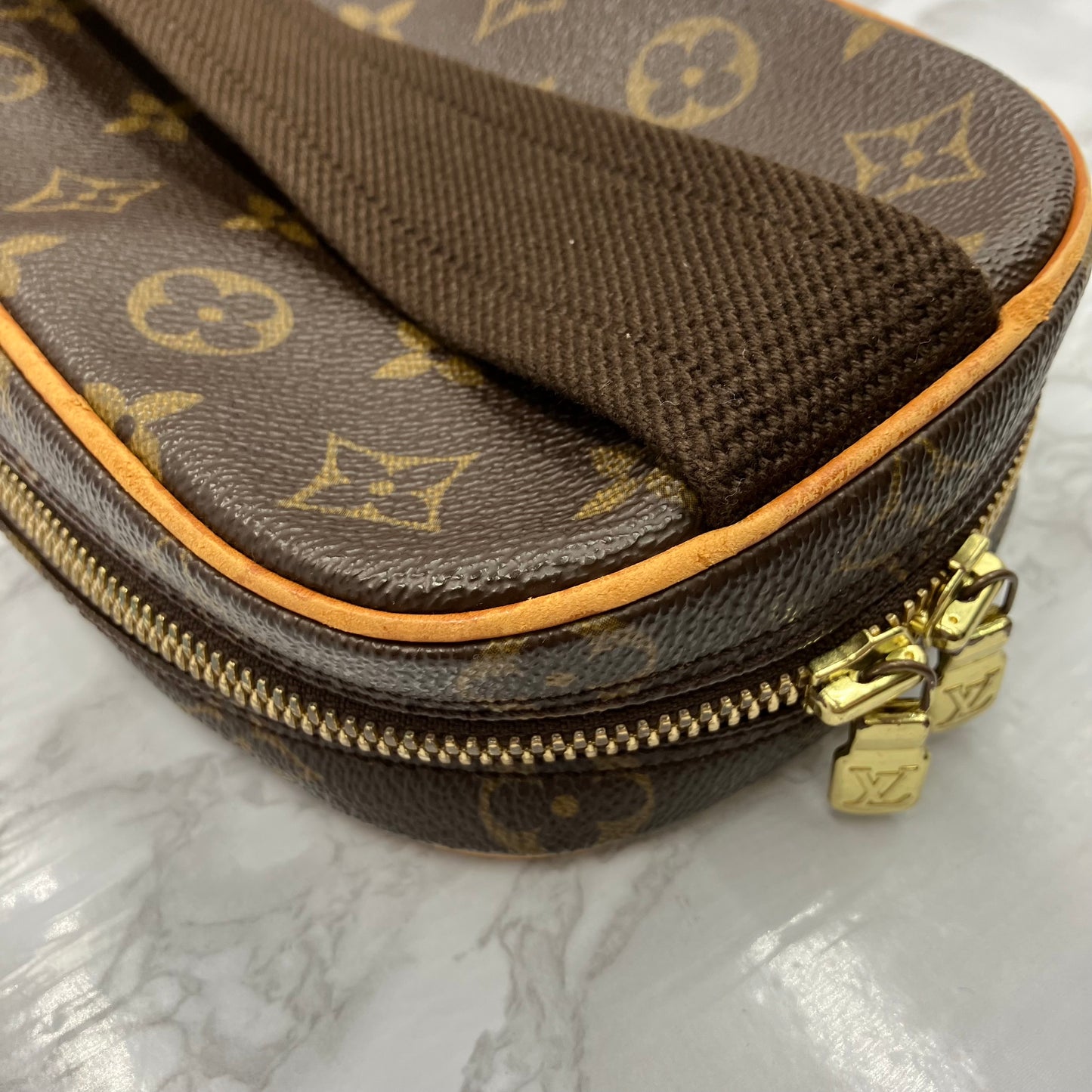 LOUIS VUITTON Monogram Pochette Gange