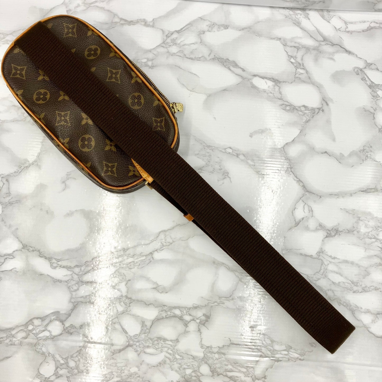 LOUIS VUITTON Monogram Pochette Gange