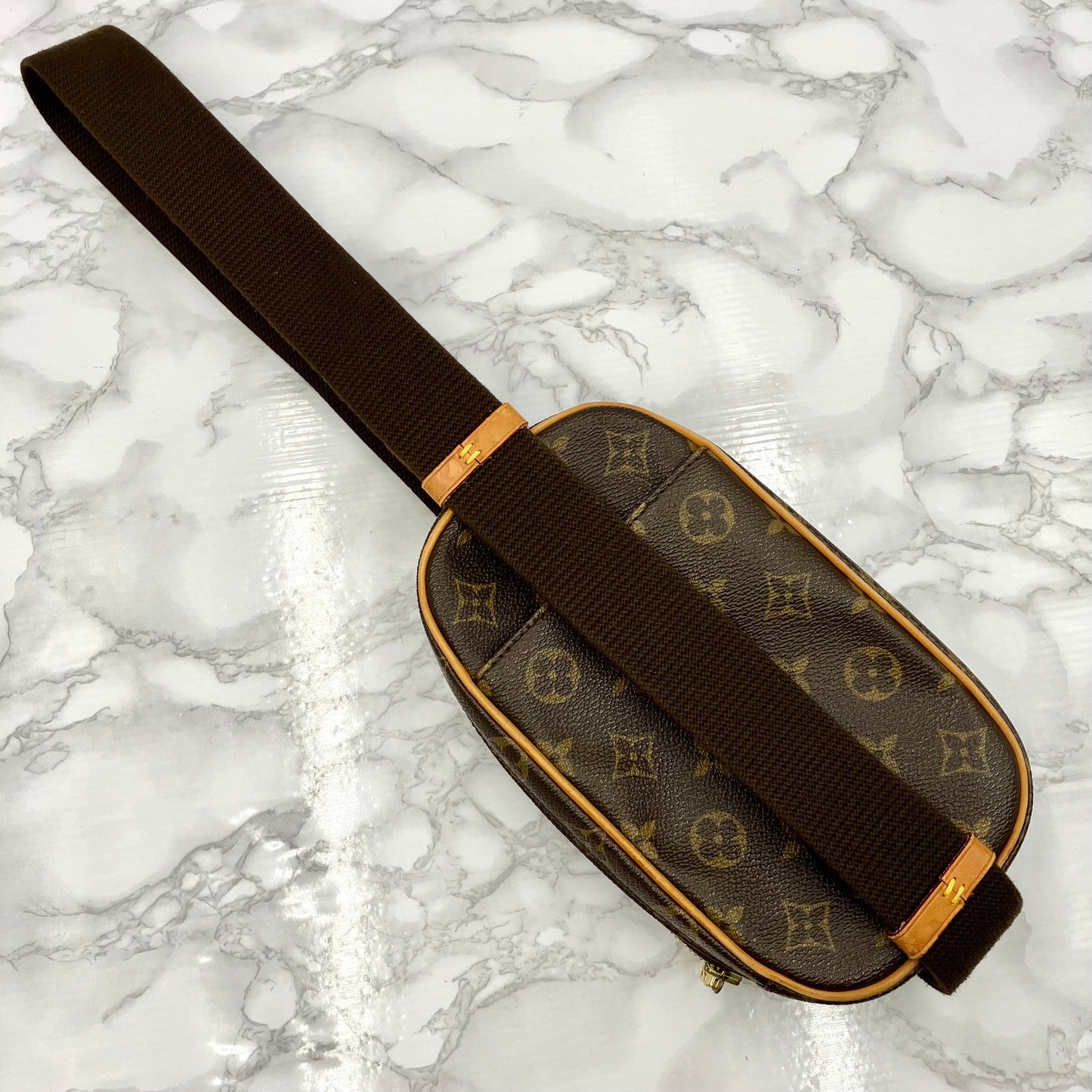 LOUIS VUITTON Monogram Pochette Gange