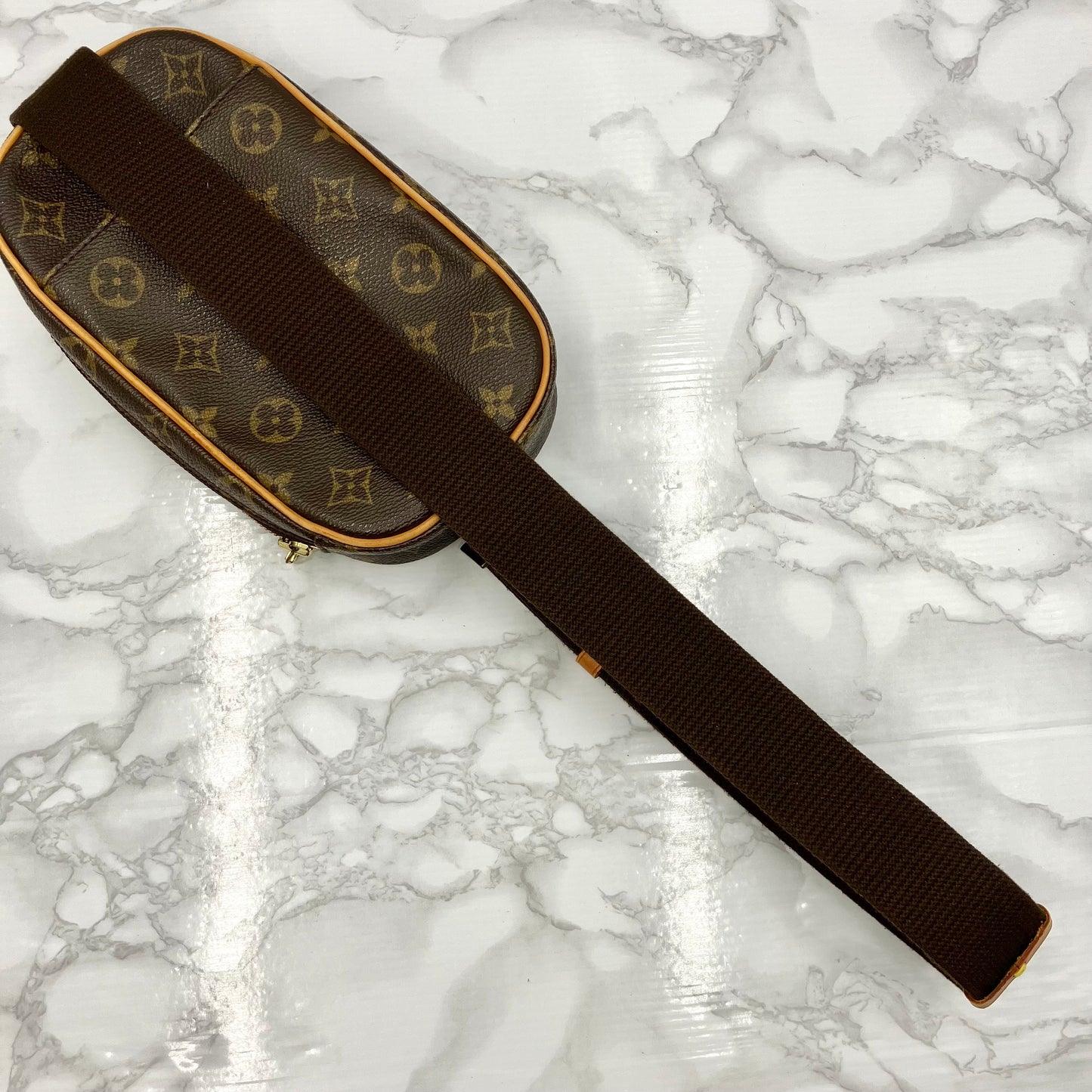 LOUIS VUITTON Monogram Pochette Gange