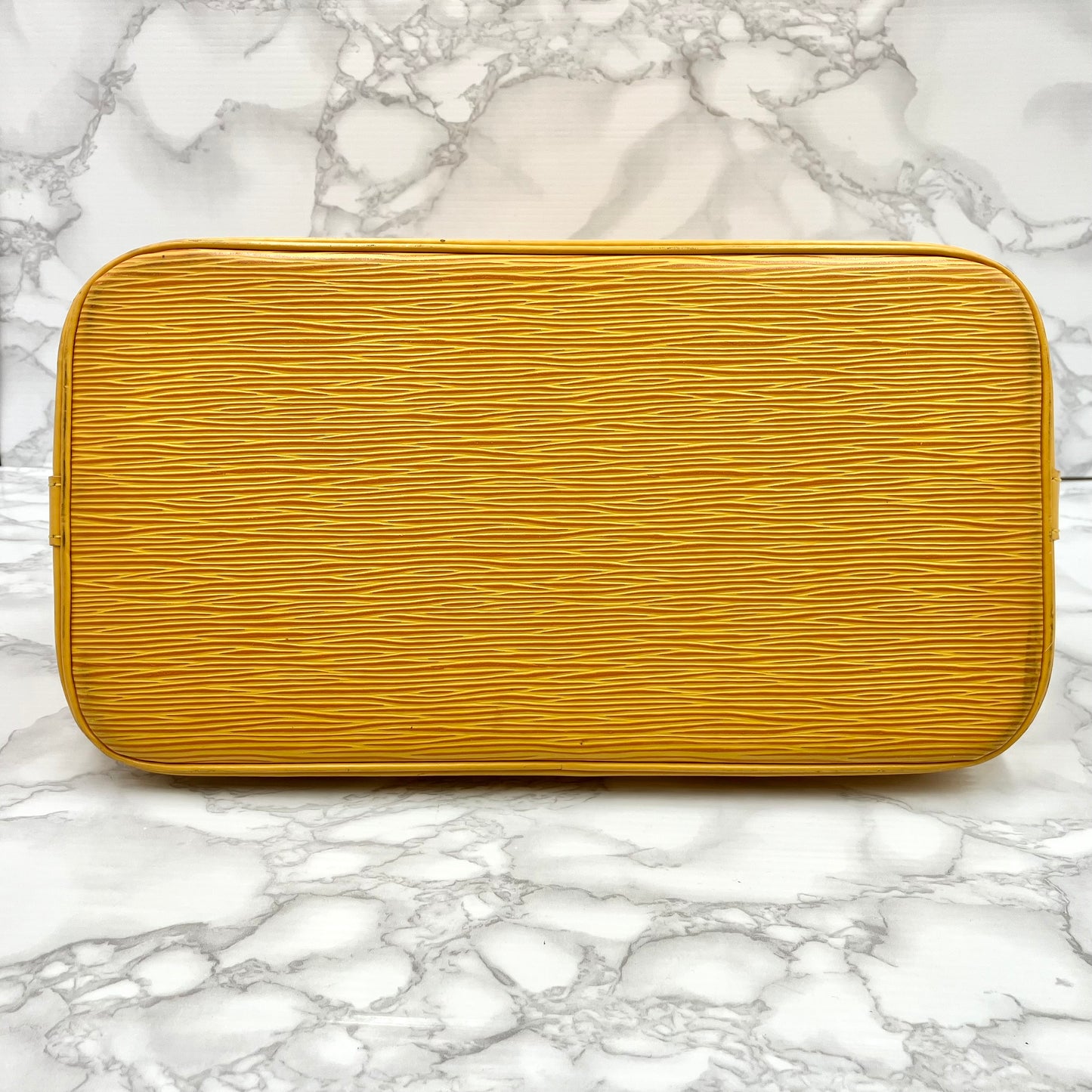 LOUIS VUITTON EPI Alma PM Strap