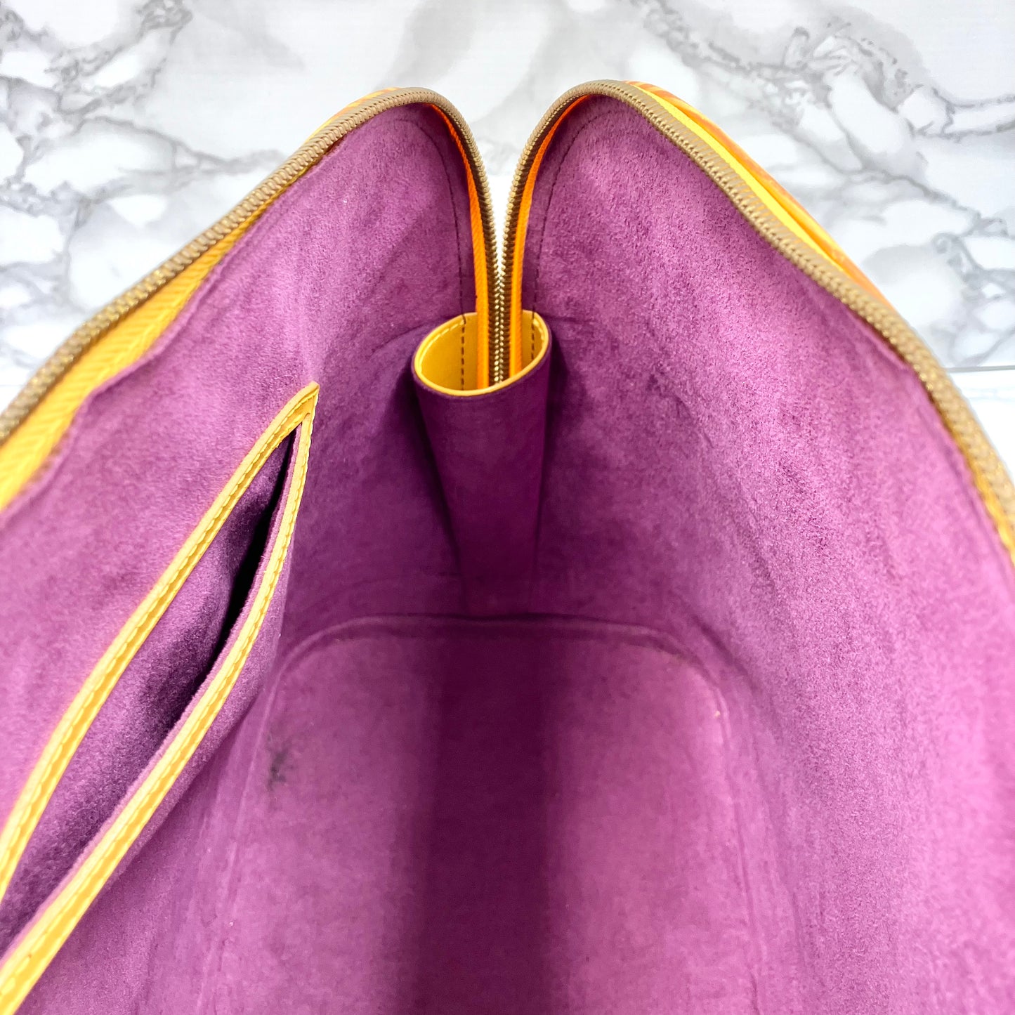 LOUIS VUITTON EPI Alma PM Strap