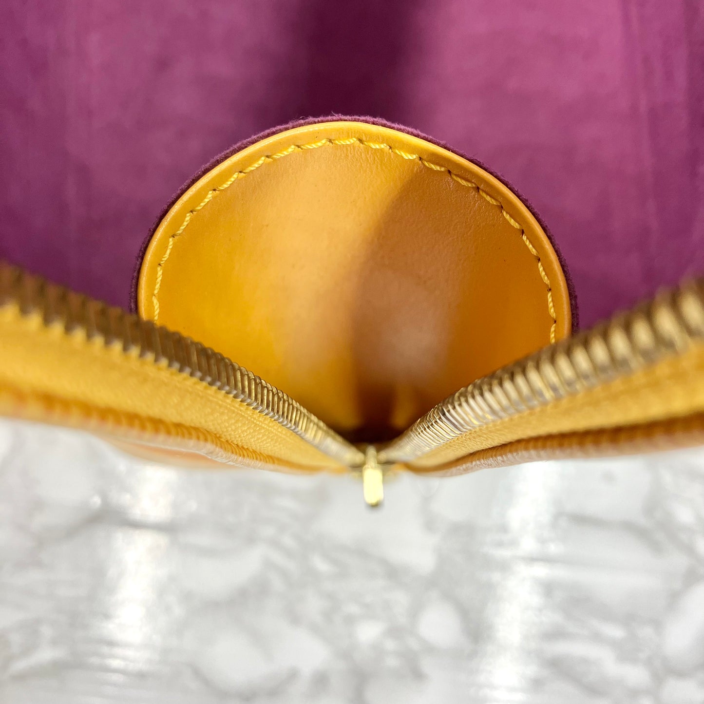 LOUIS VUITTON EPI Alma PM Strap