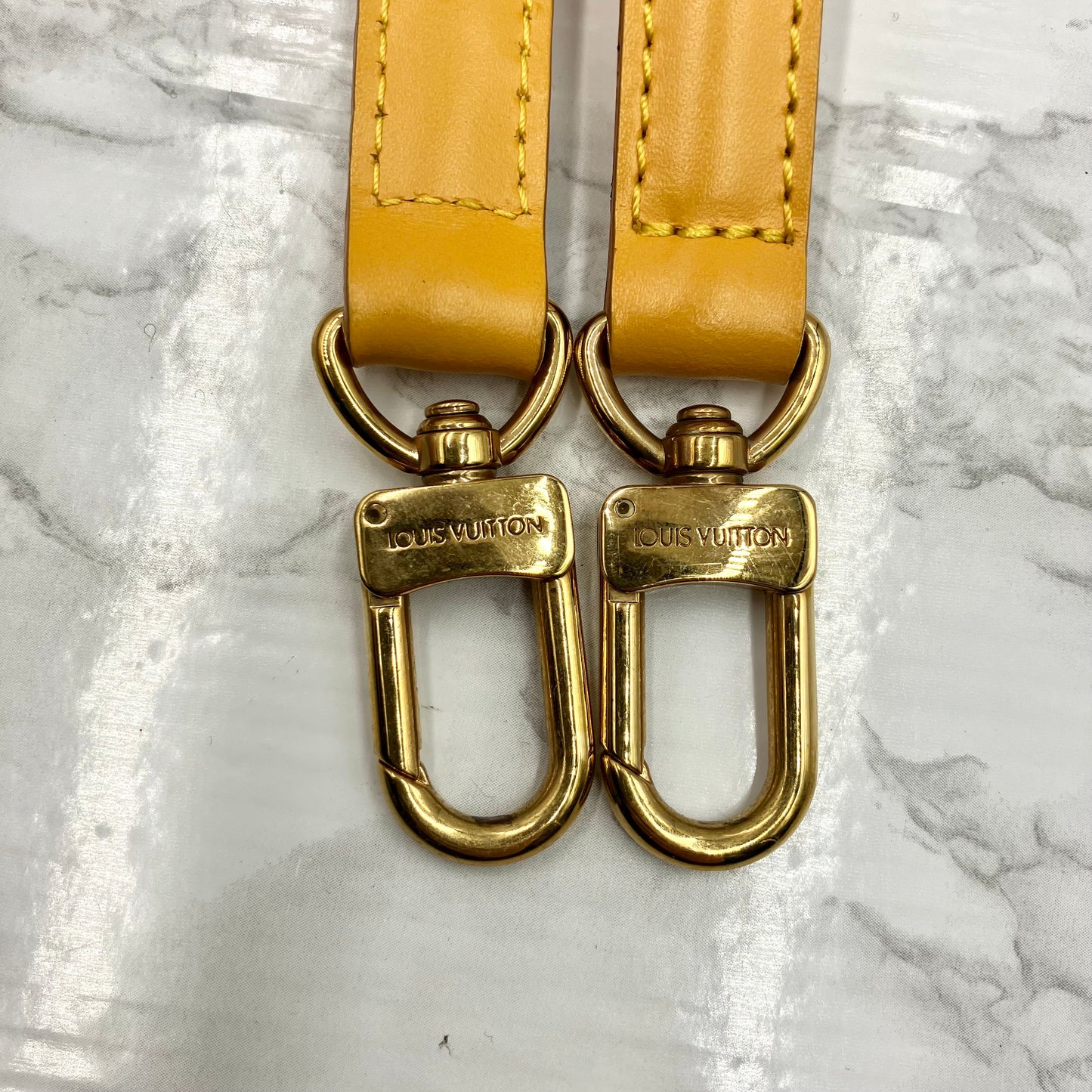 LOUIS VUITTON EPI Alma PM Strap