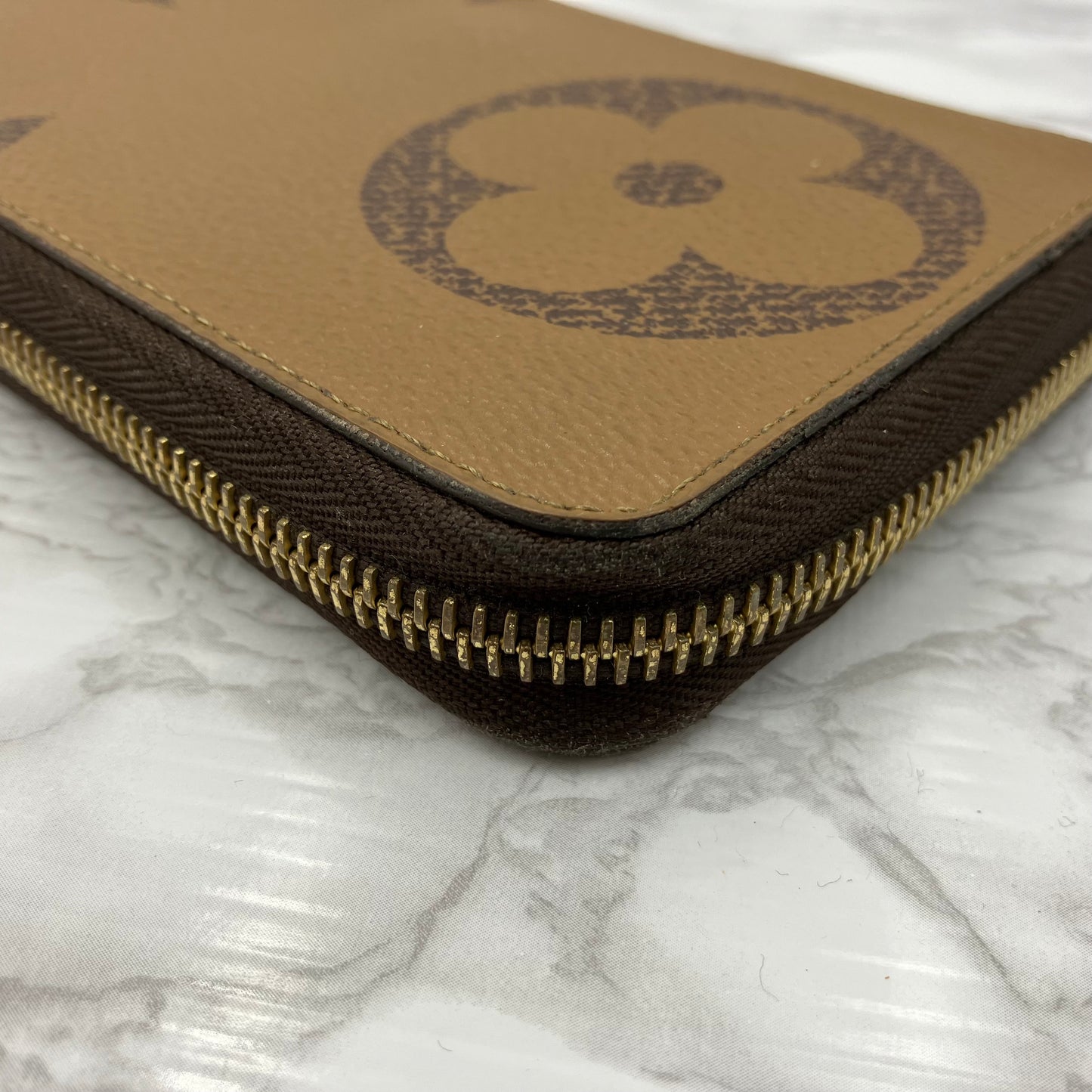 LOUIS VUITTON Monogram Giant Reverse RFID