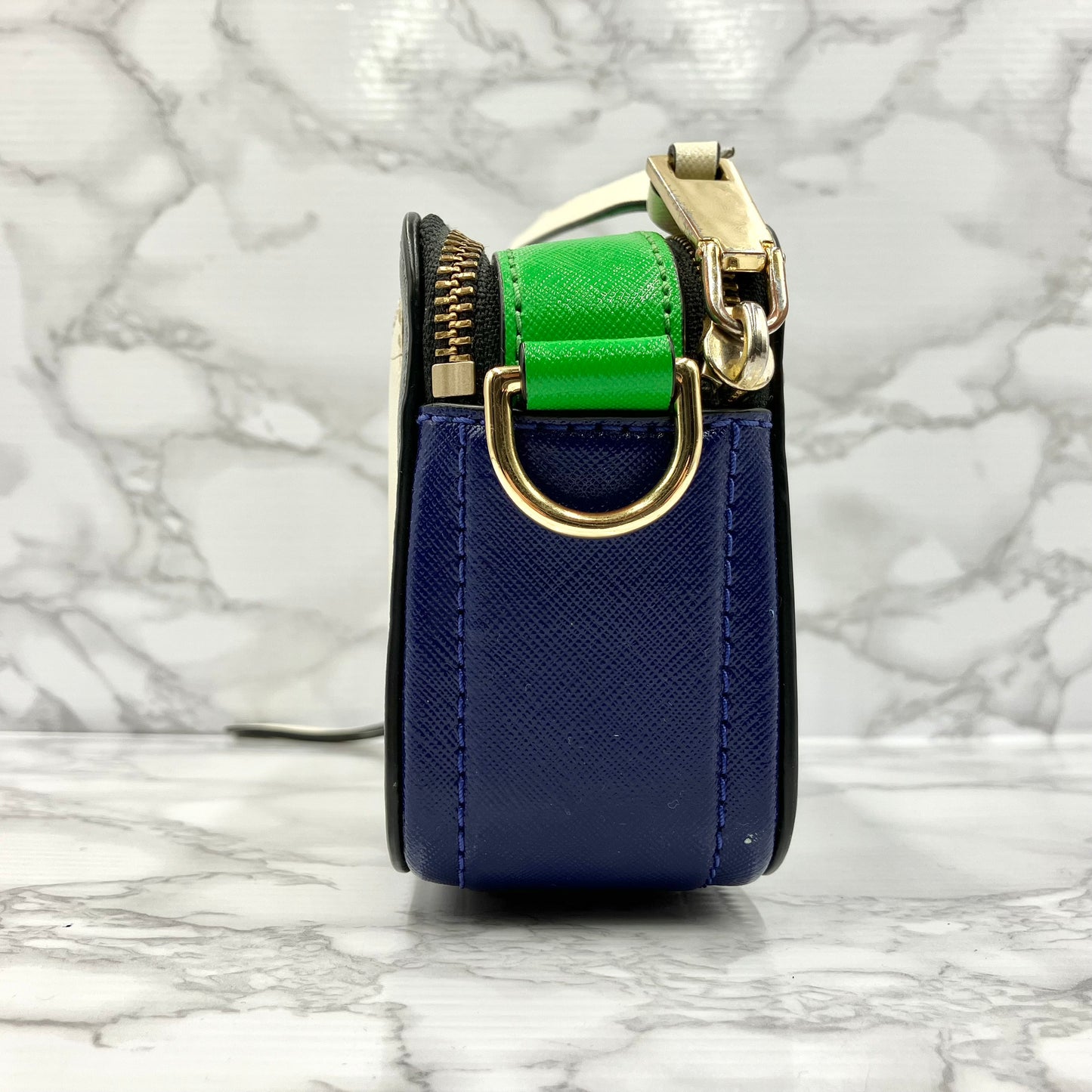 MARC JACOBS Snap Shot