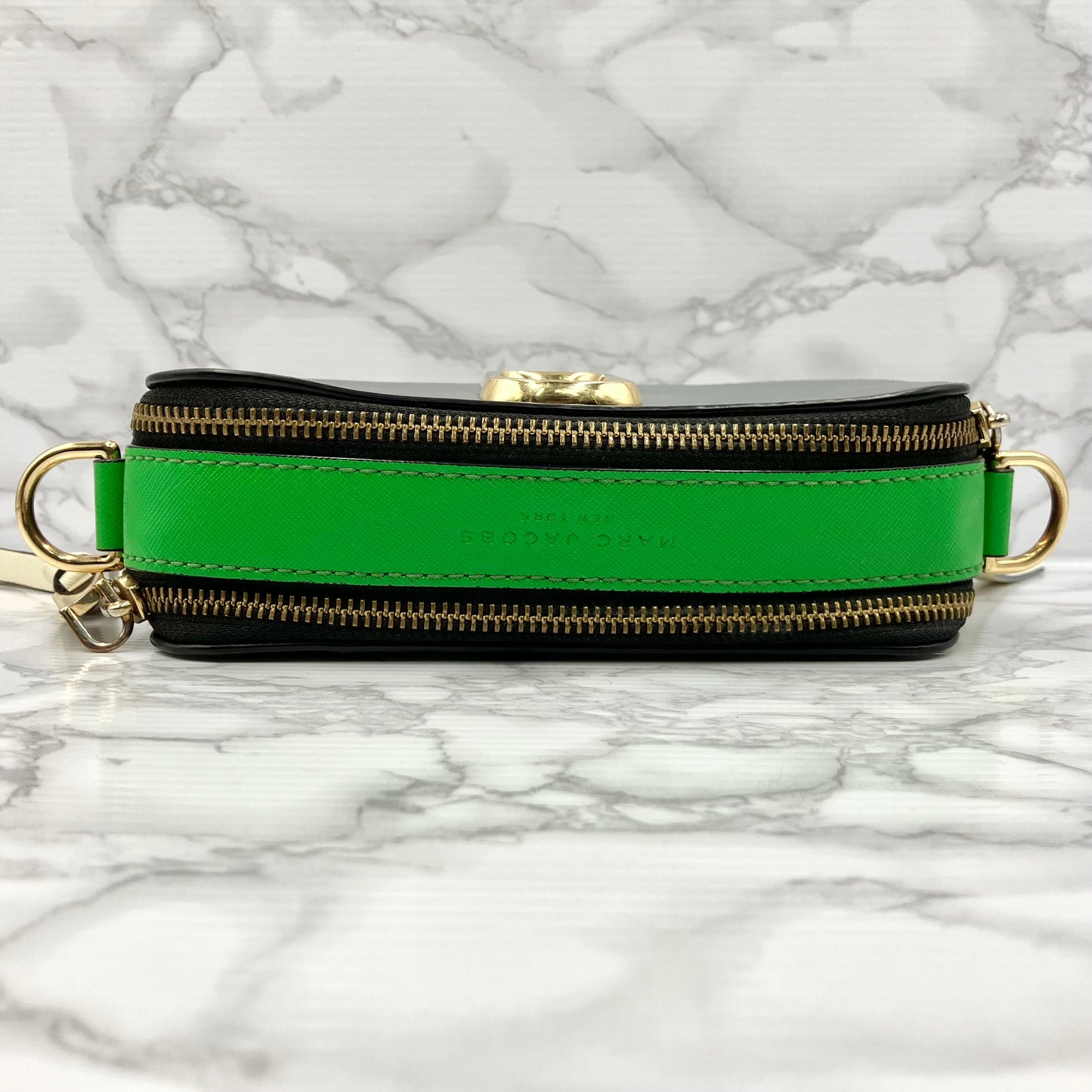 MARC JACOBS Snap Shot