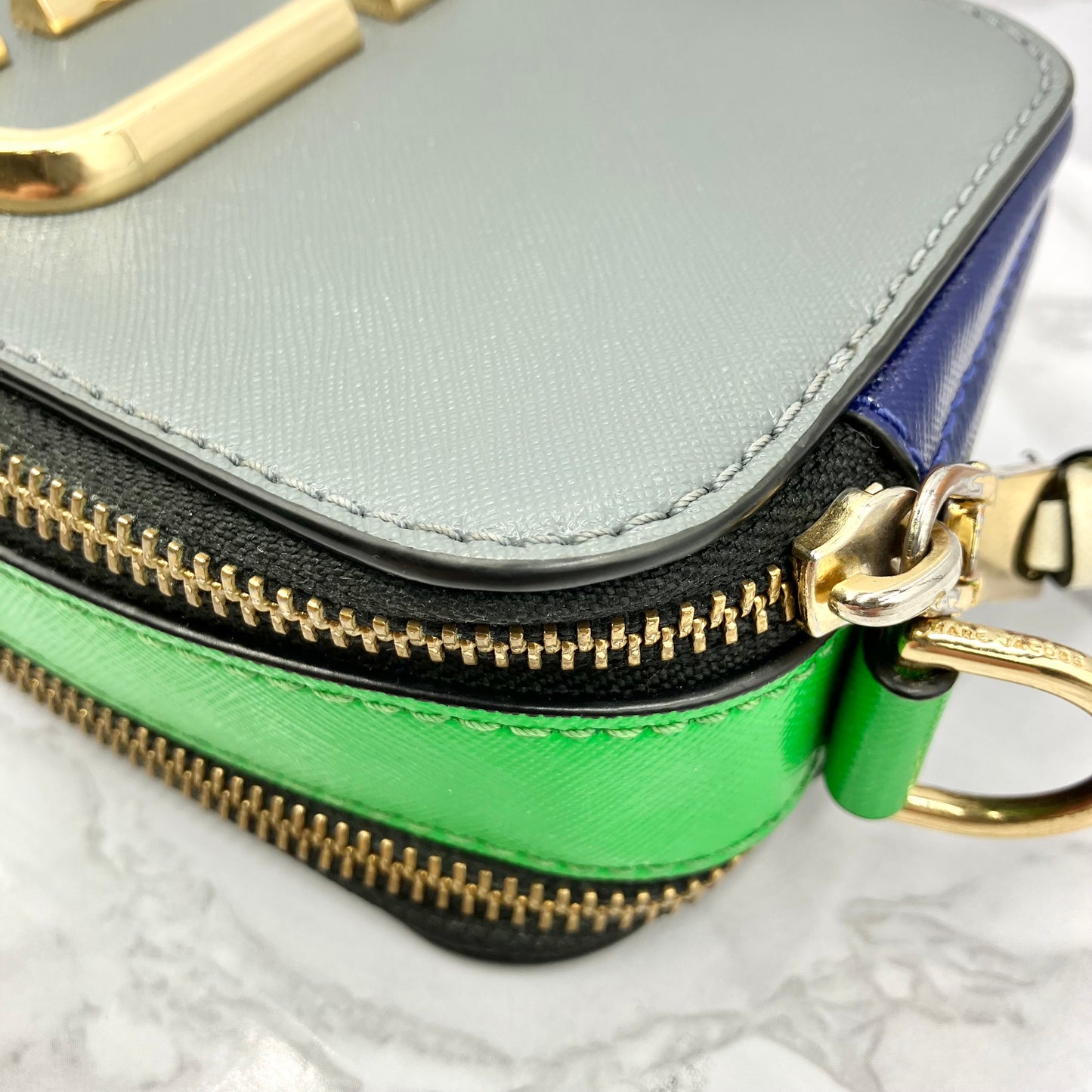 MARC JACOBS Snap Shot