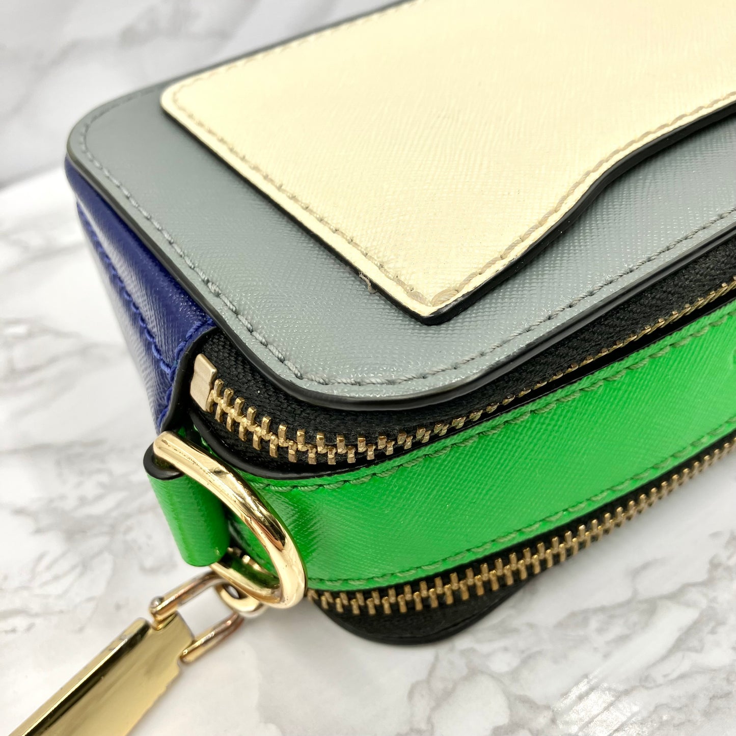 MARC JACOBS Snap Shot