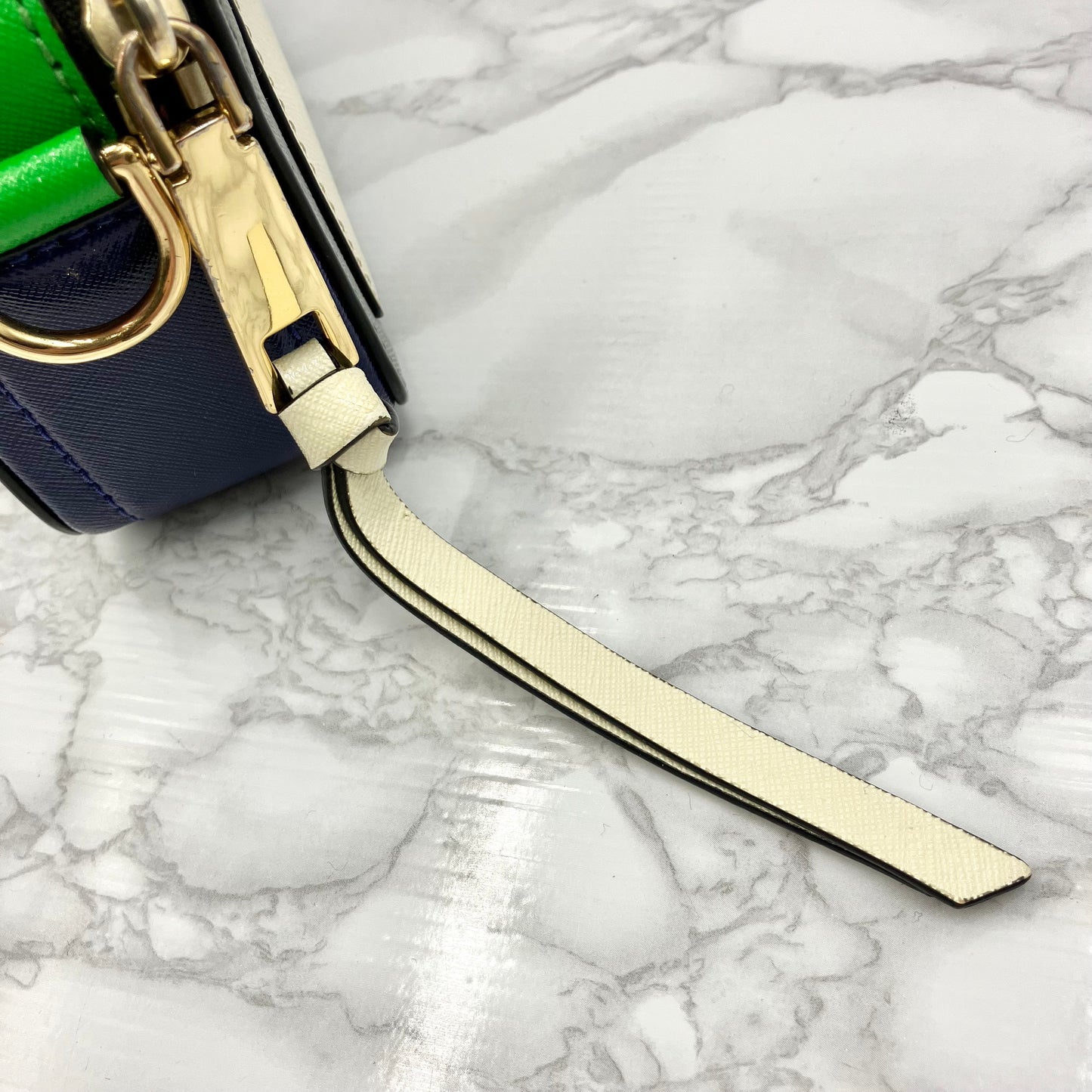 MARC JACOBS Snap Shot