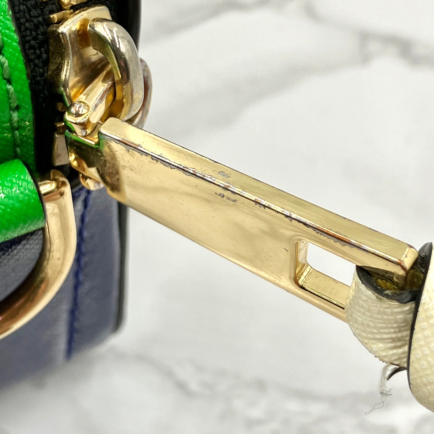 MARC JACOBS Snap Shot