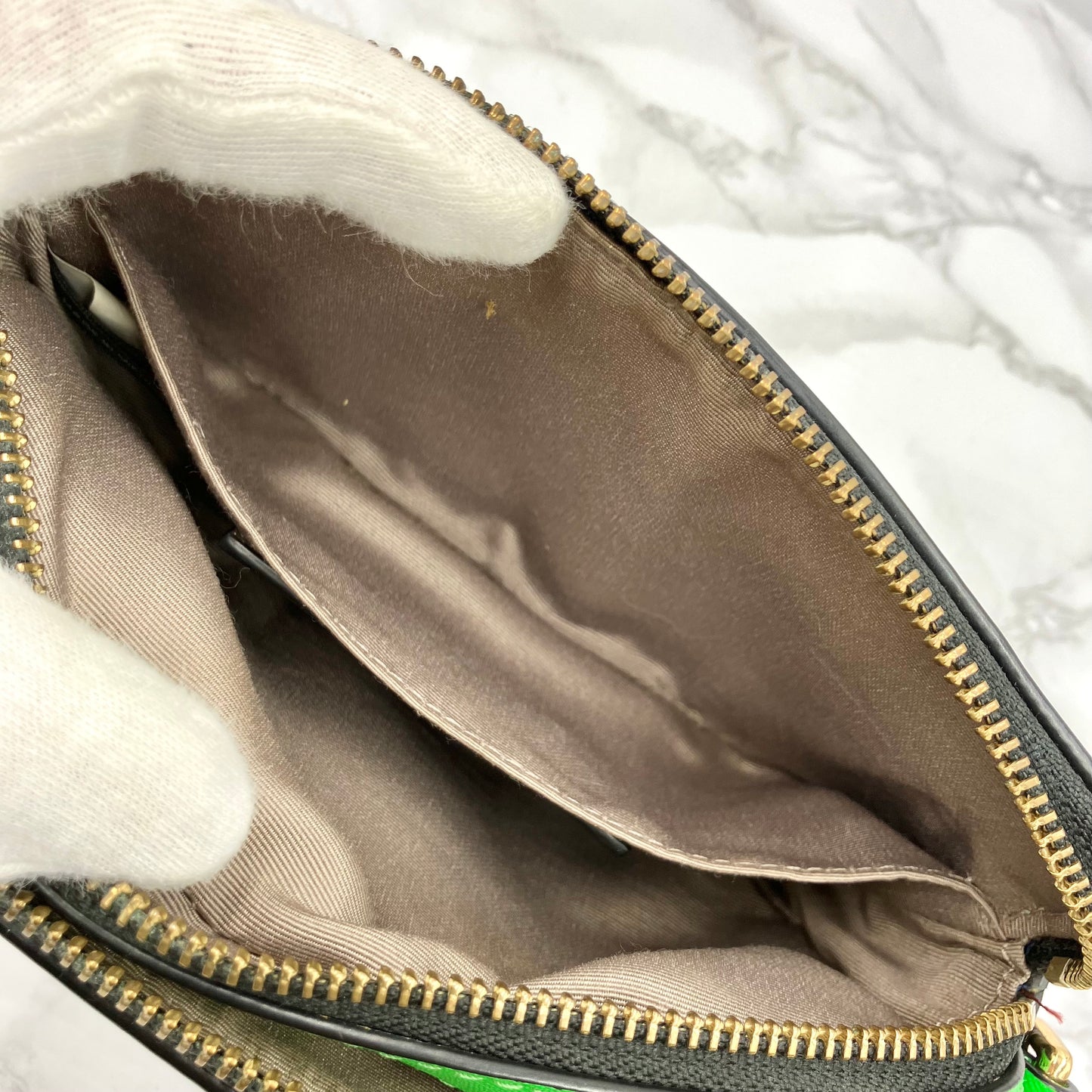 MARC JACOBS Snap Shot