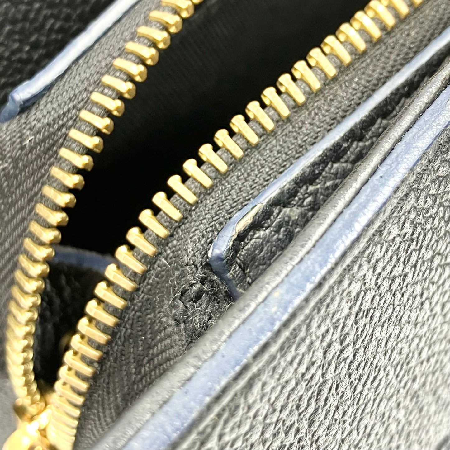 LOUIS VUITTON Three PM Empreinte