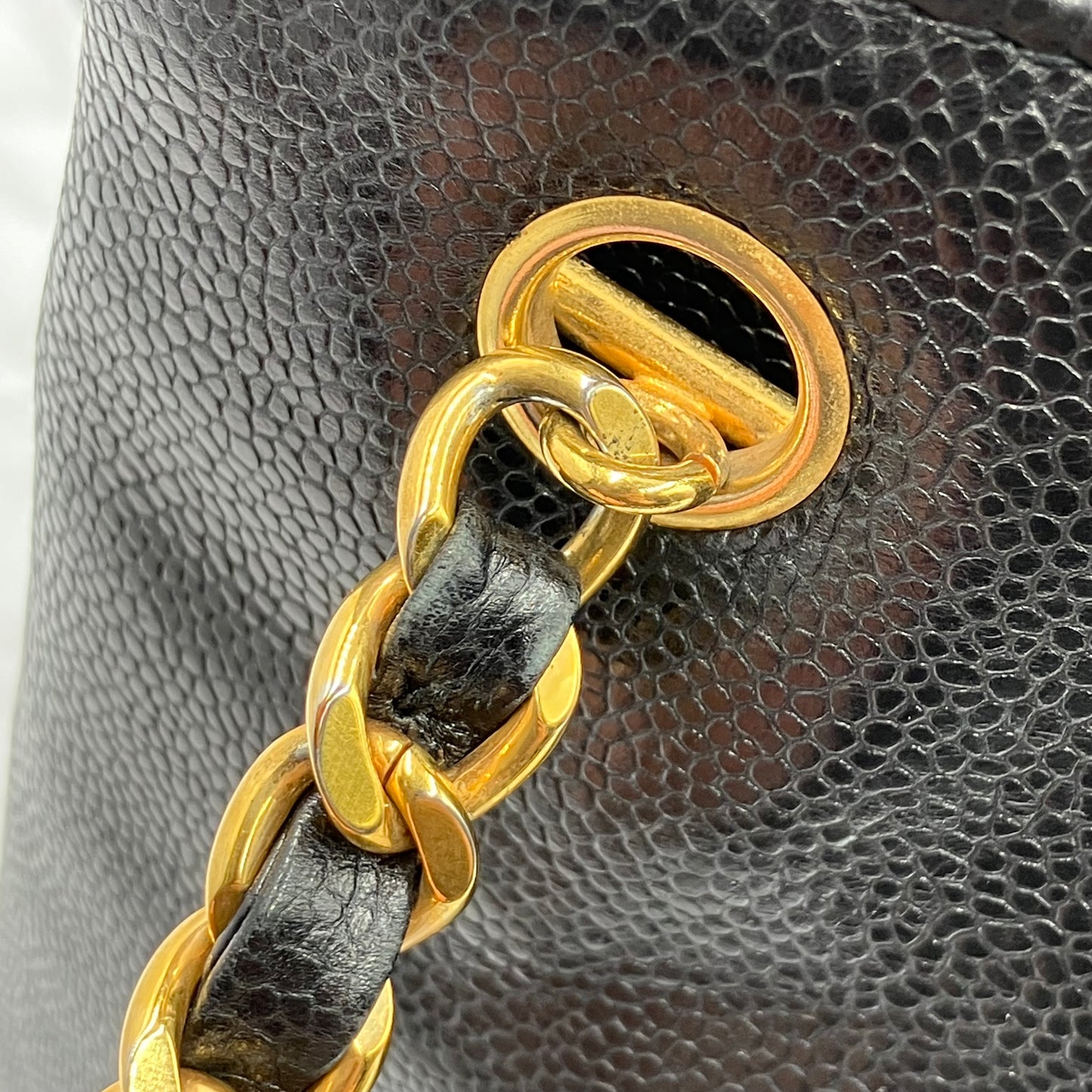 CHANEL chain tote caviar