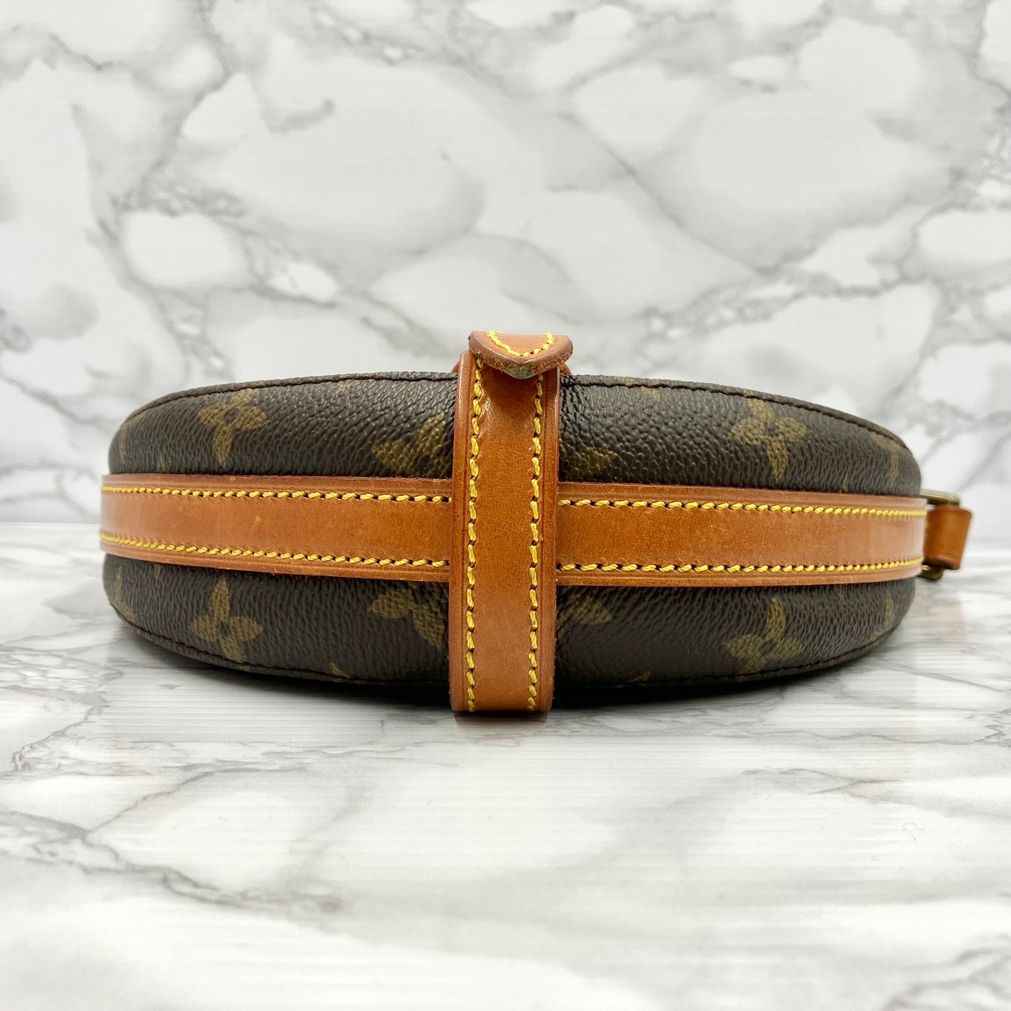 LOUIS VUITTON Chantilly