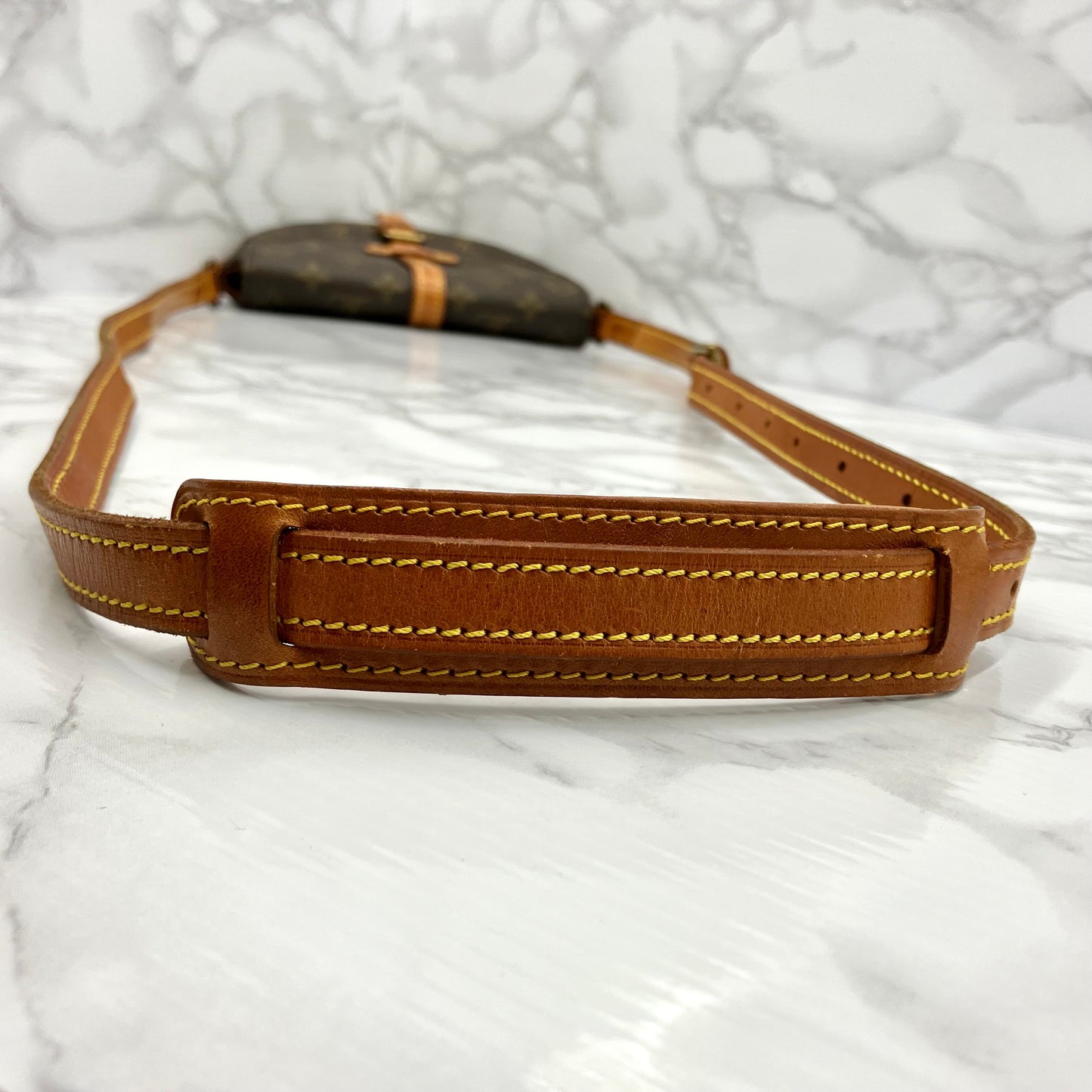 LOUIS VUITTON Chantilly