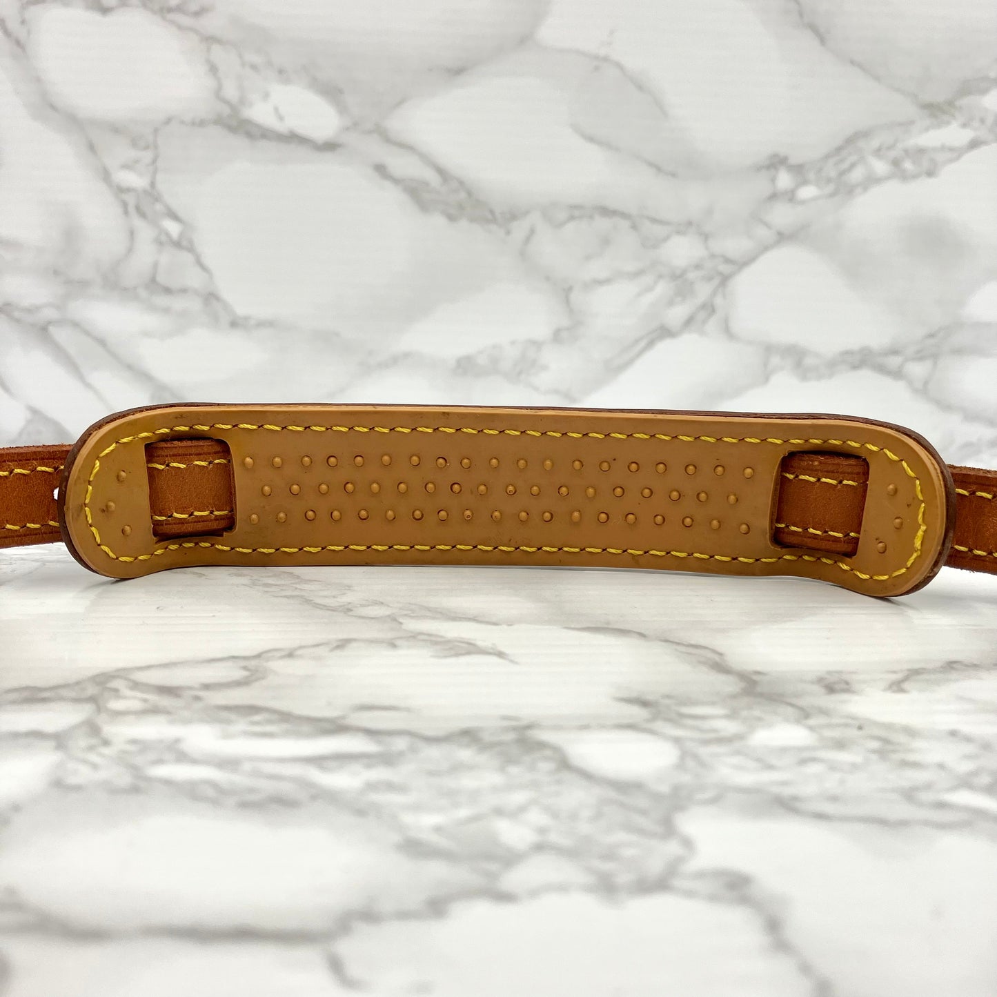 LOUIS VUITTON Chantilly