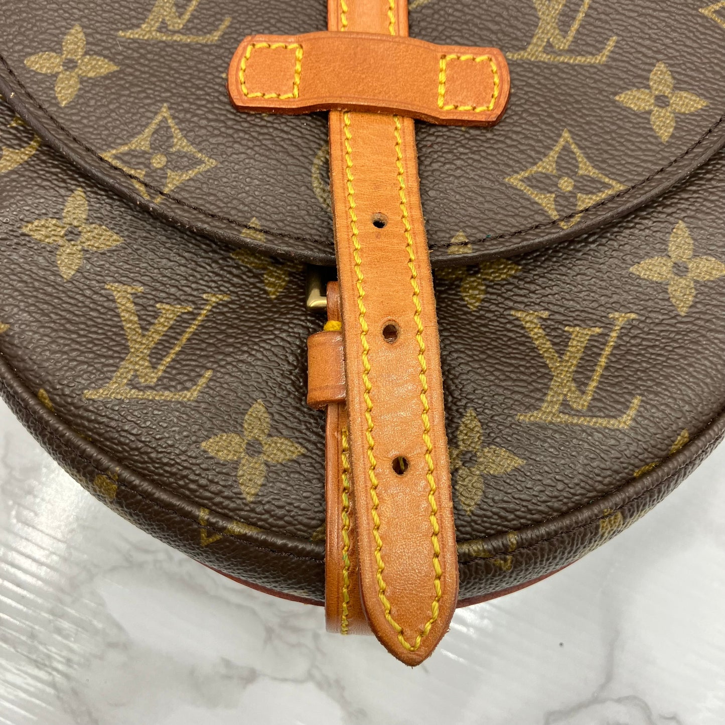 LOUIS VUITTON Chantilly
