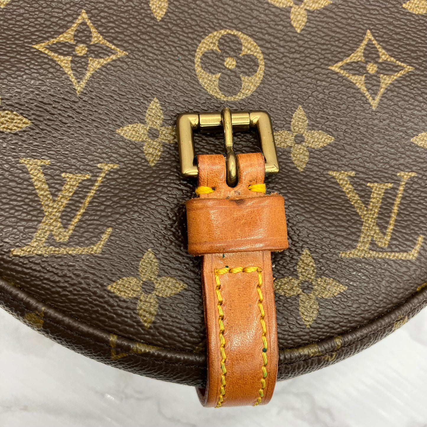 LOUIS VUITTON Chantilly