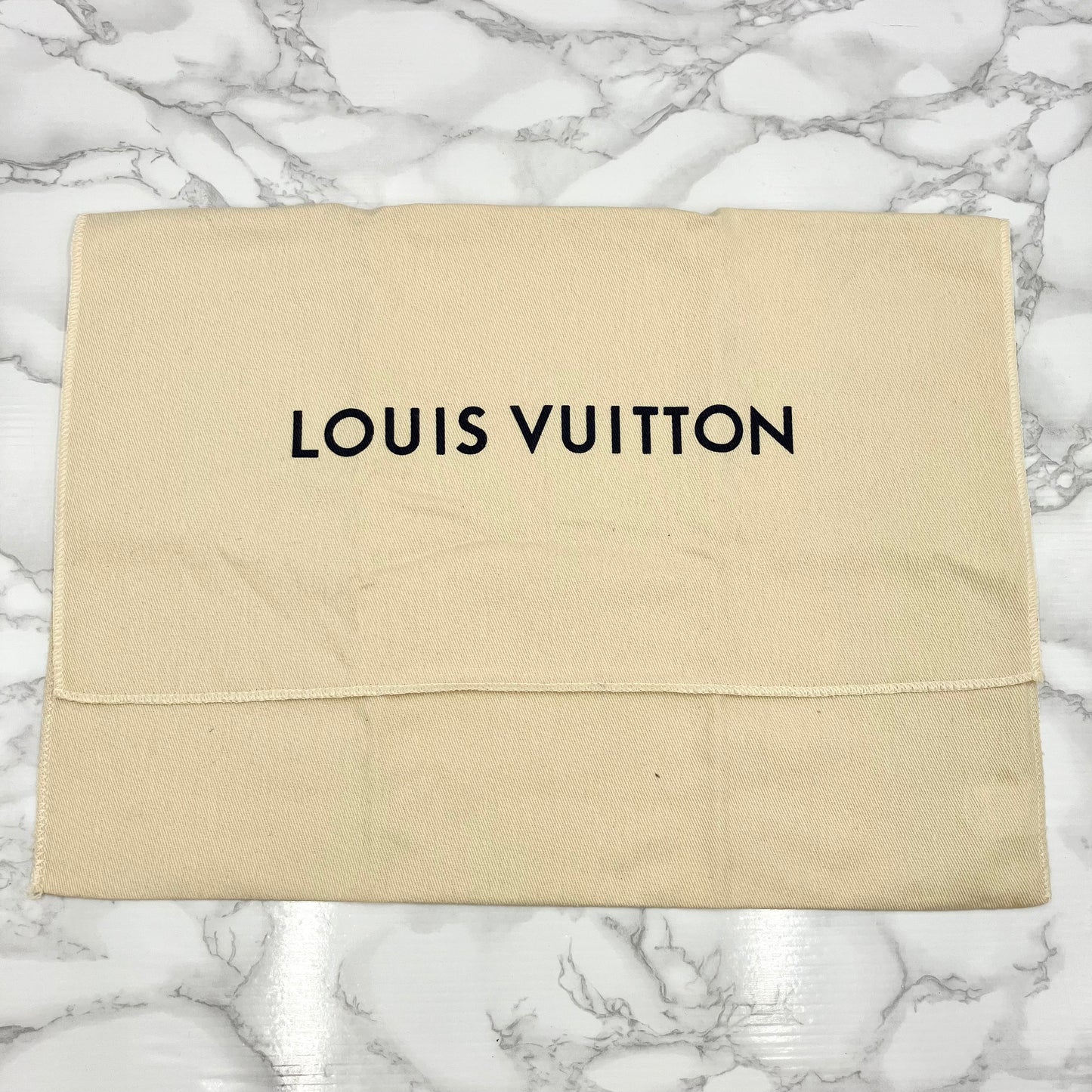 LOUIS VUITTON Monogram Saintonge