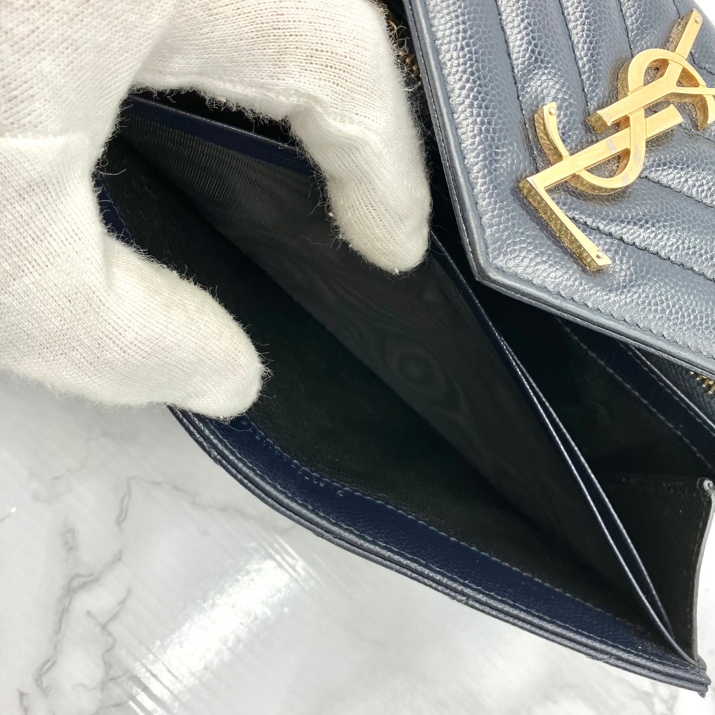 Yves Saint Laurent caviar long wallet