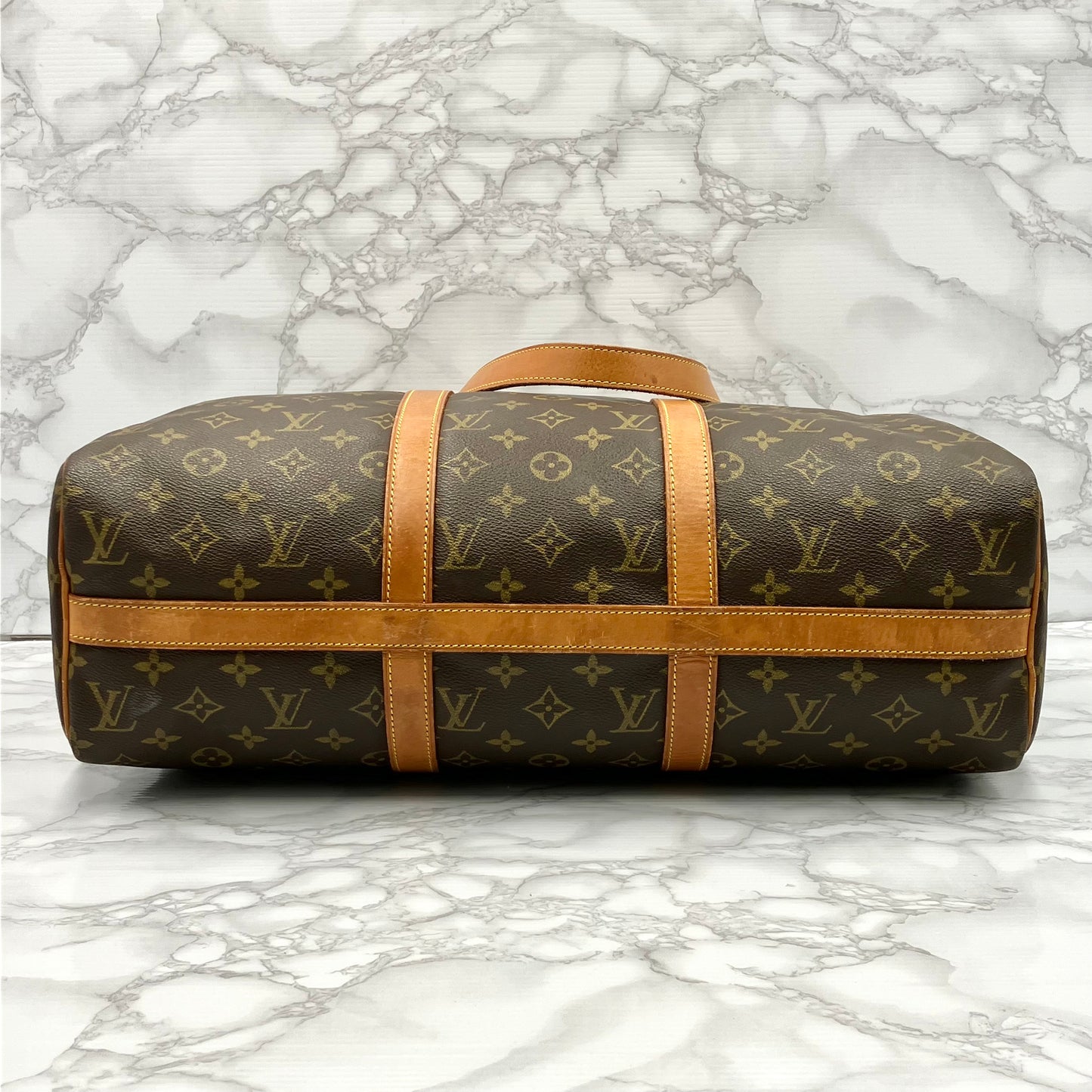 LOUIS VUITTON Monogram flannery