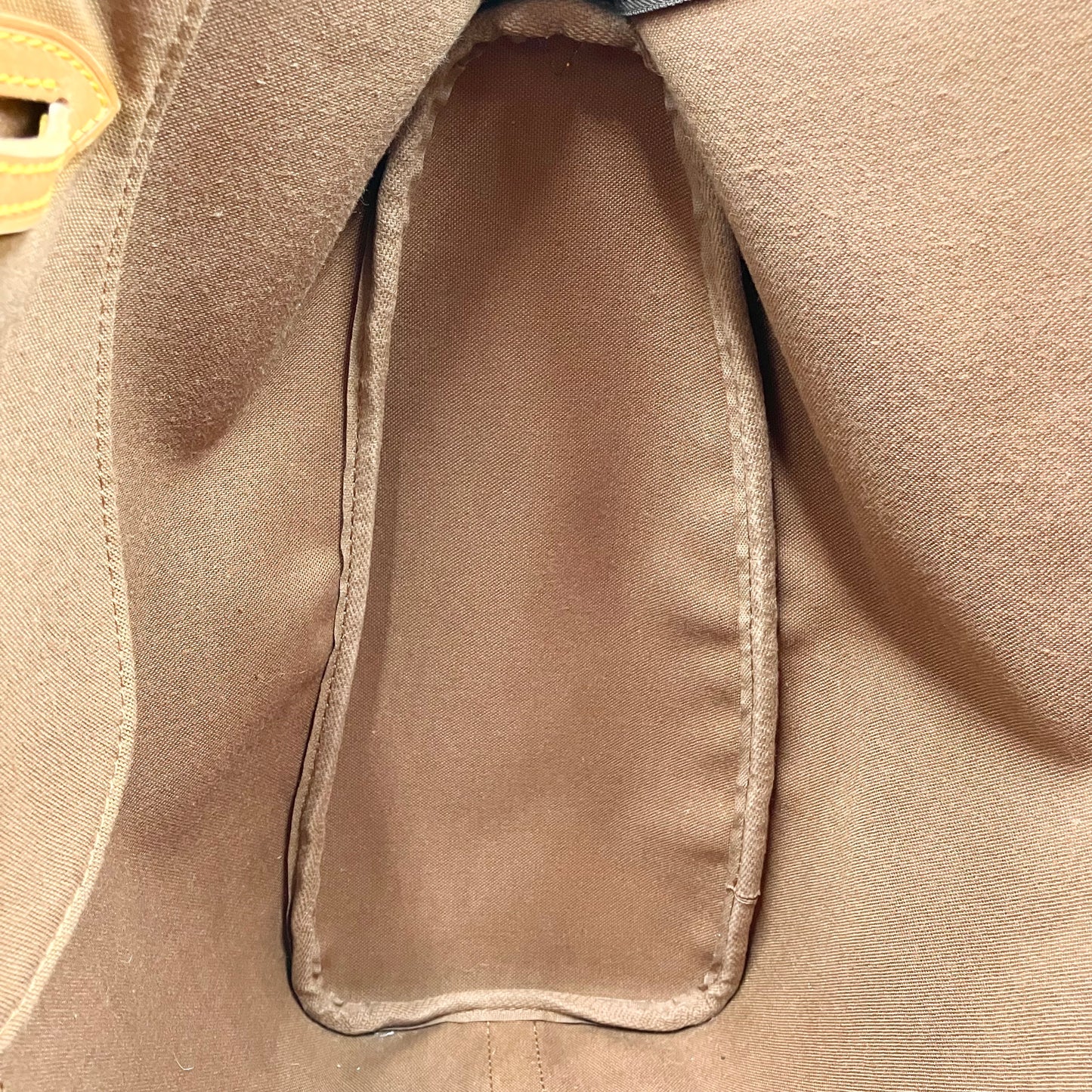 LOUIS VUITTON Monogram flannery