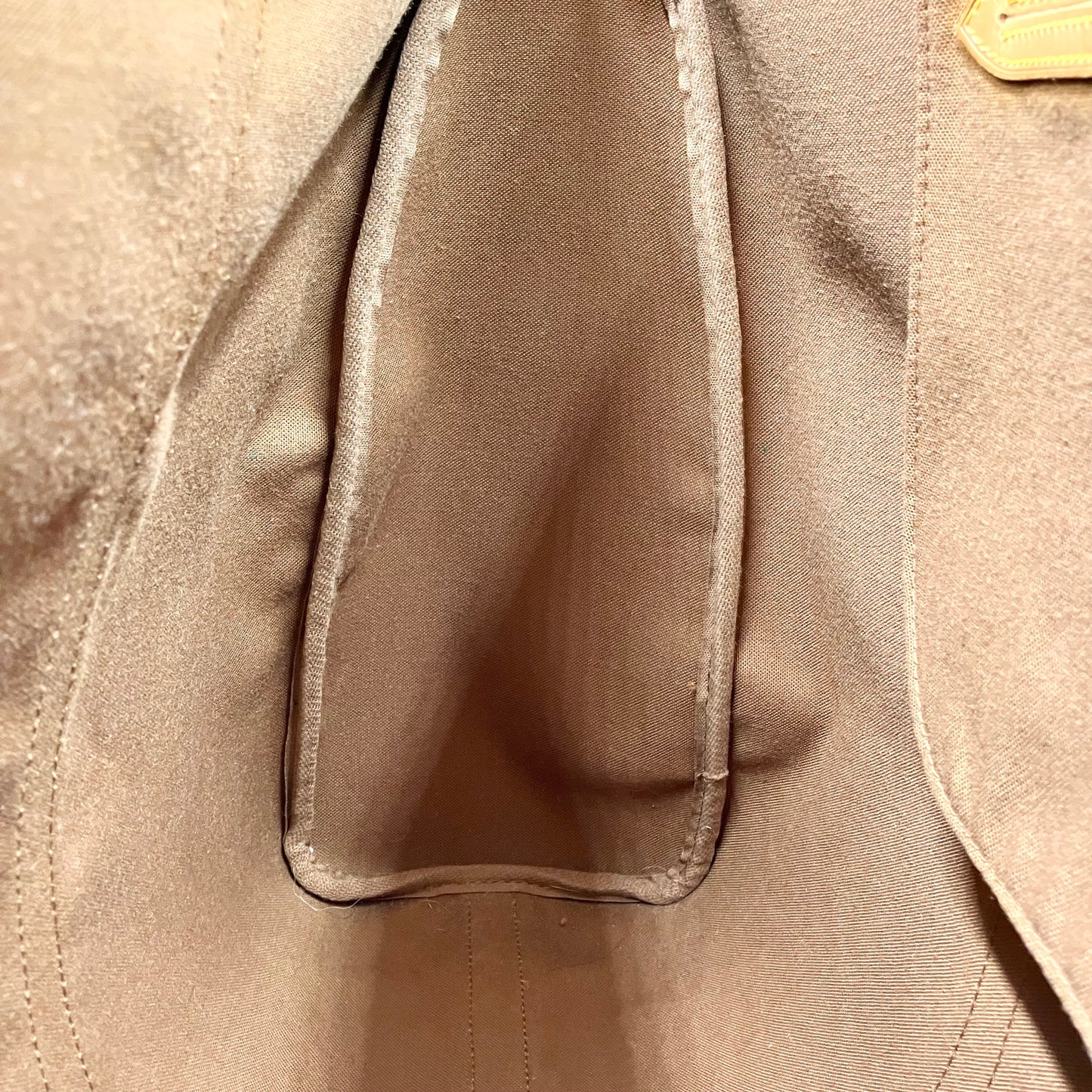 LOUIS VUITTON Monogram flannery