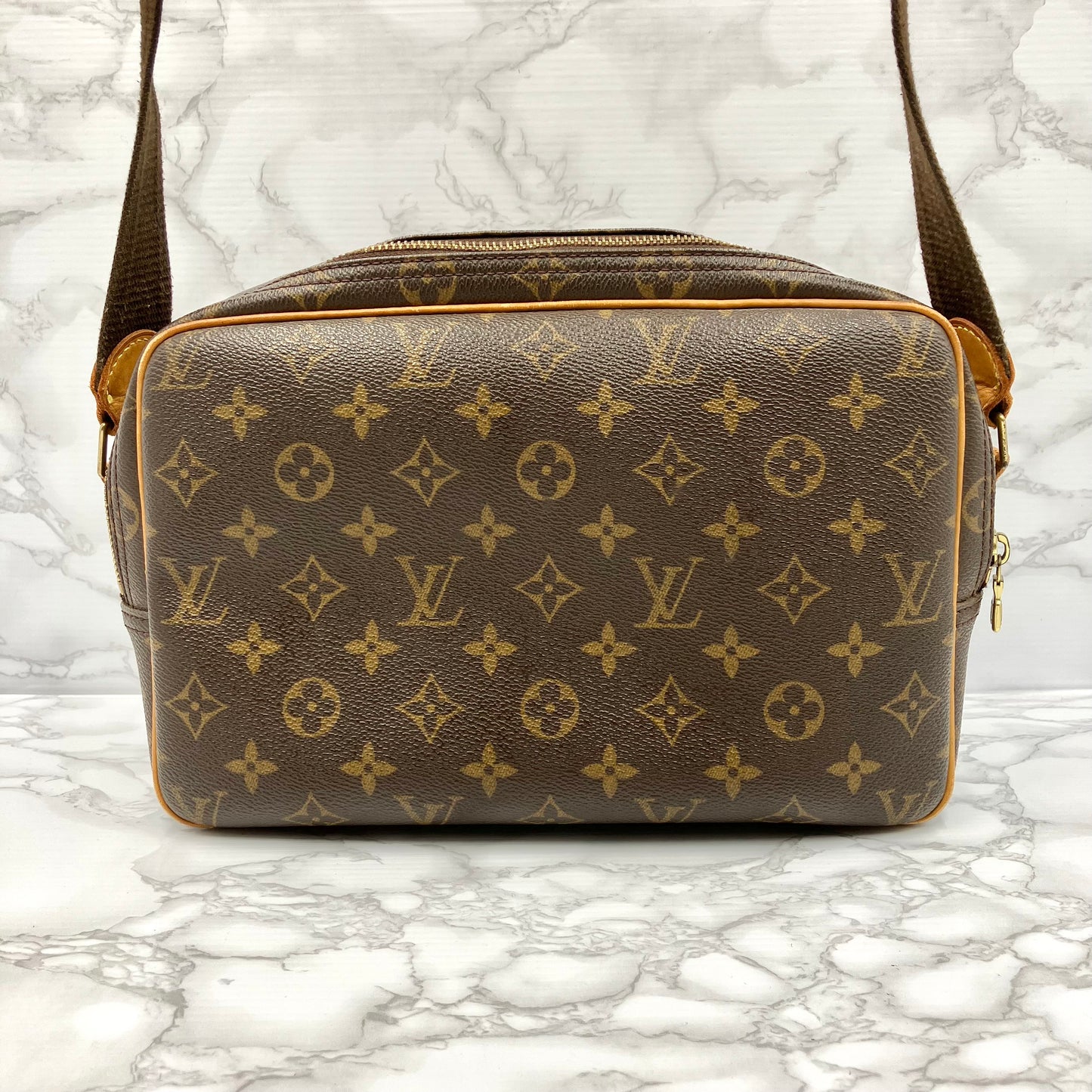 LOUIS VUITTON Monogram Reporter