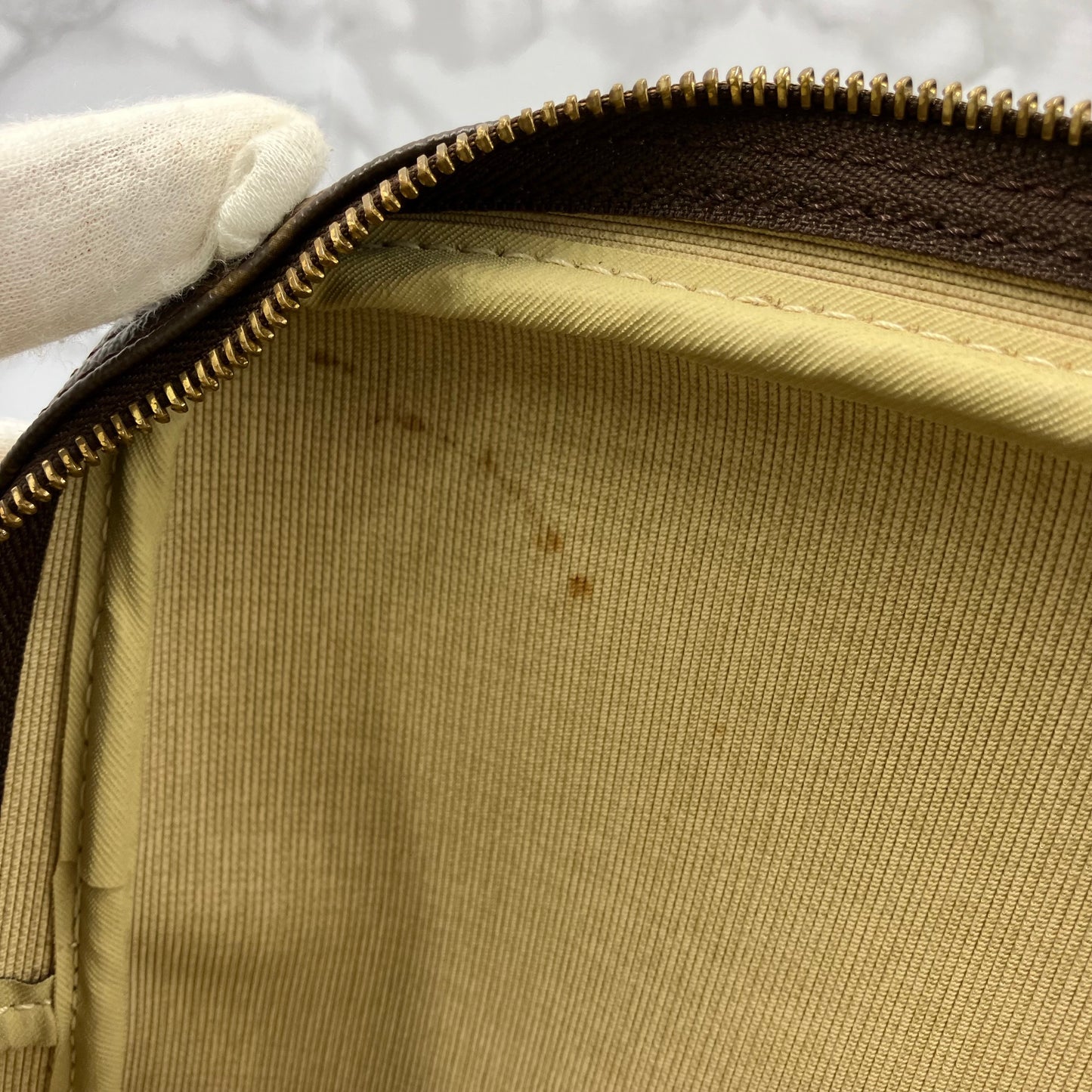 LOUIS VUITTON Monogram Reporter