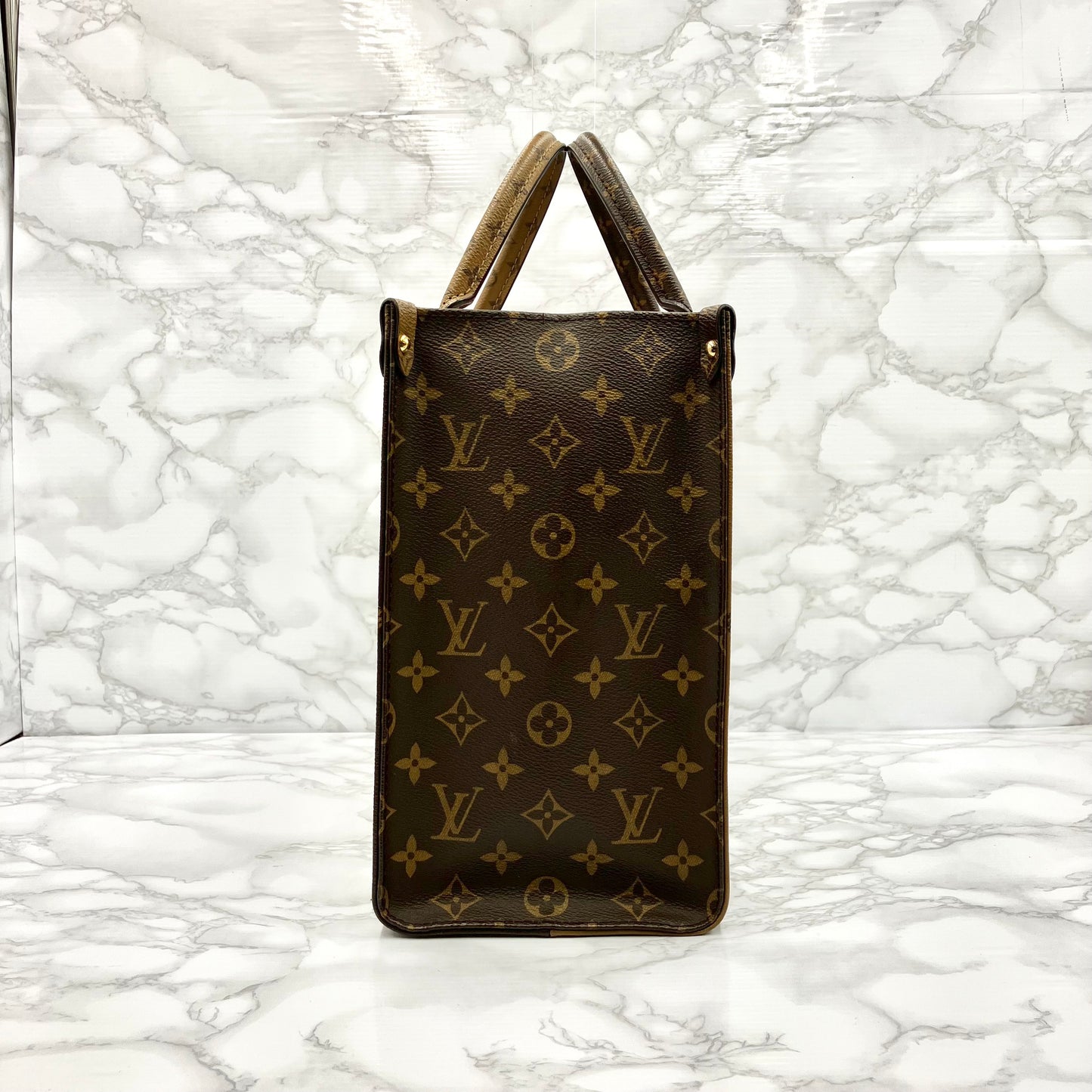 LOUIS VUITTON Monogram Reverse Giant On The Go MM