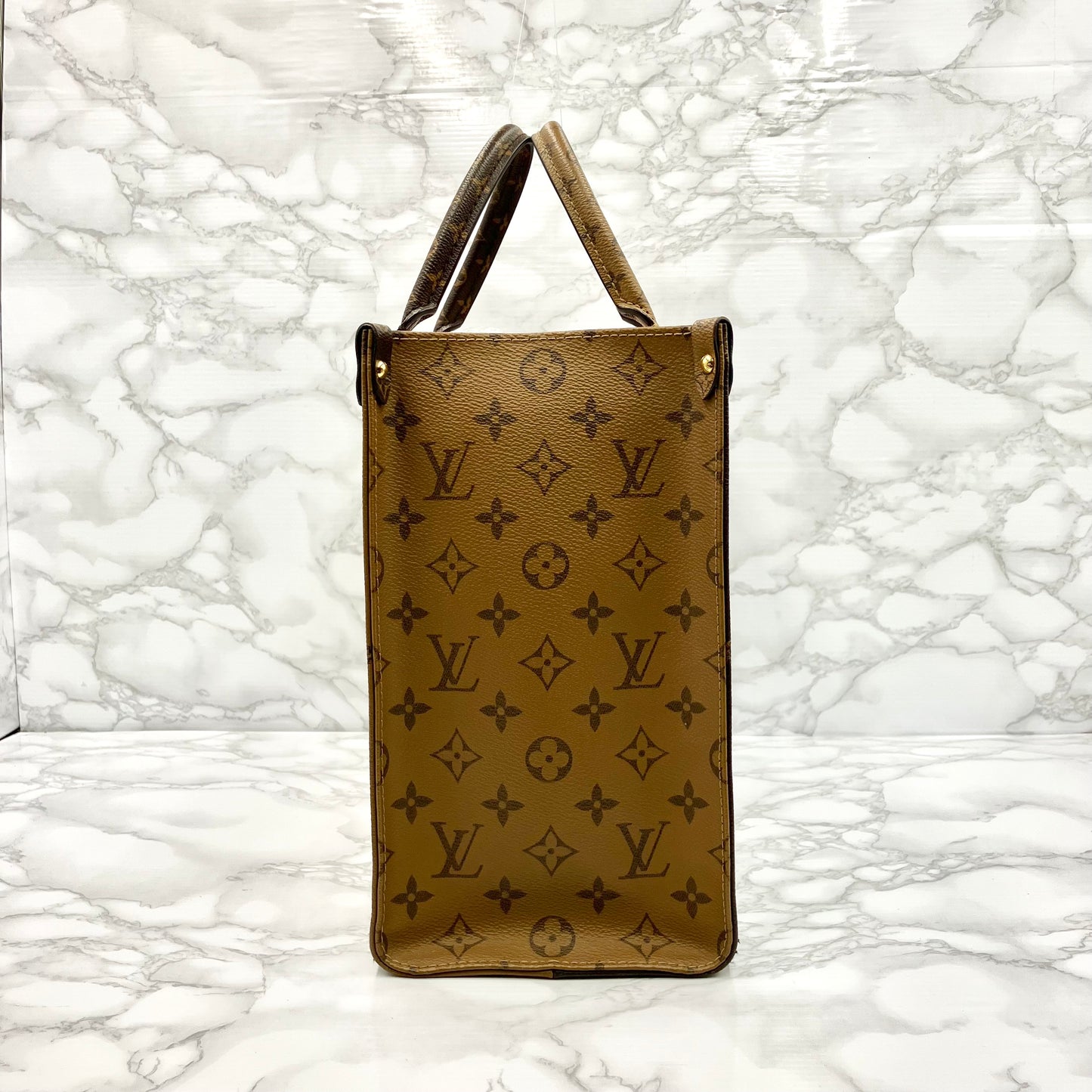 LOUIS VUITTON Monogram Reverse Giant On The Go MM