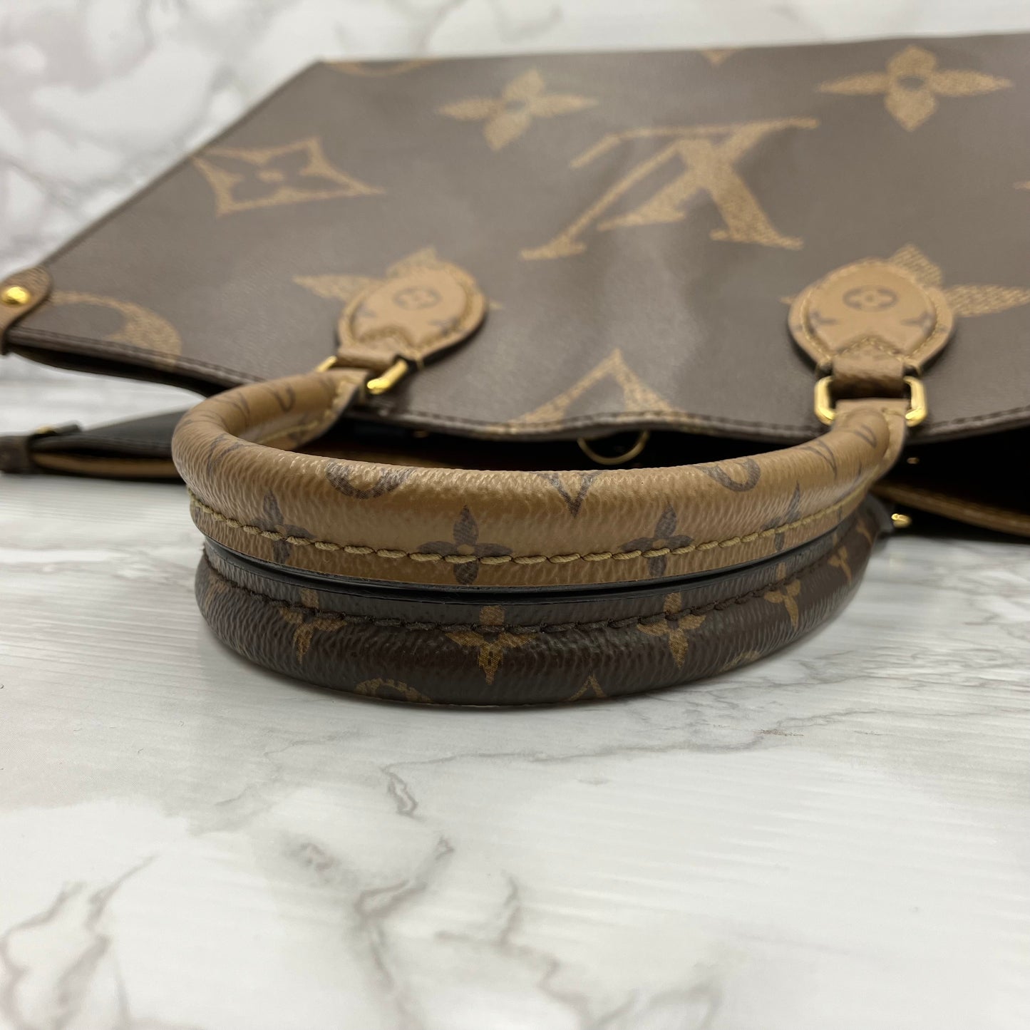 LOUIS VUITTON Monogram Reverse Giant On The Go MM