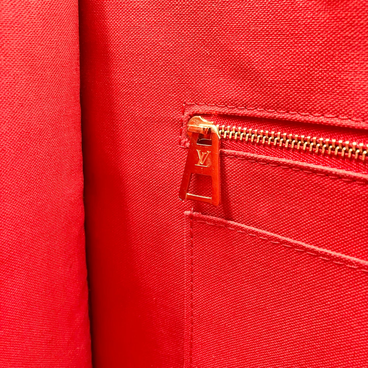 LOUIS VUITTON Monogram Reverse Giant On The Go MM