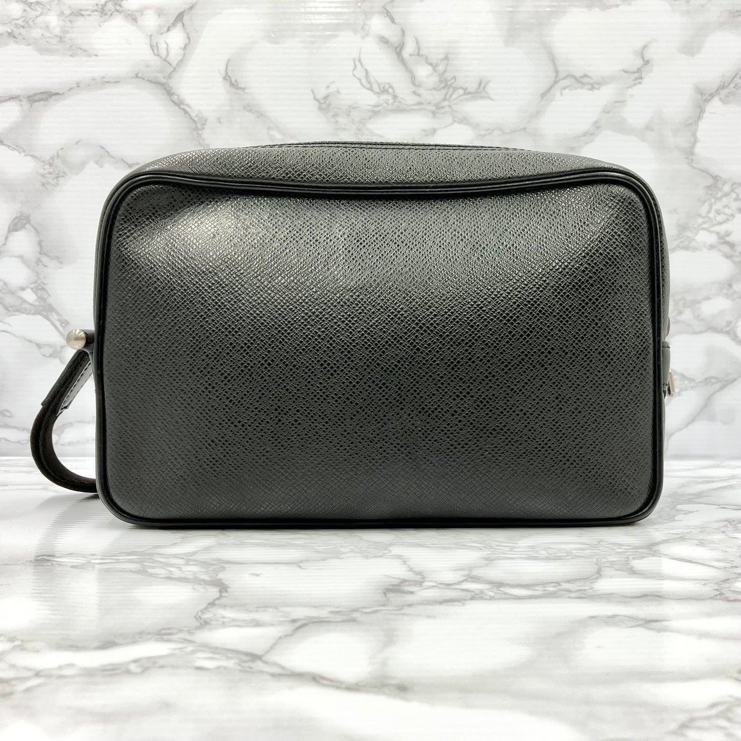 Louis Vuitton Taiga Pouch