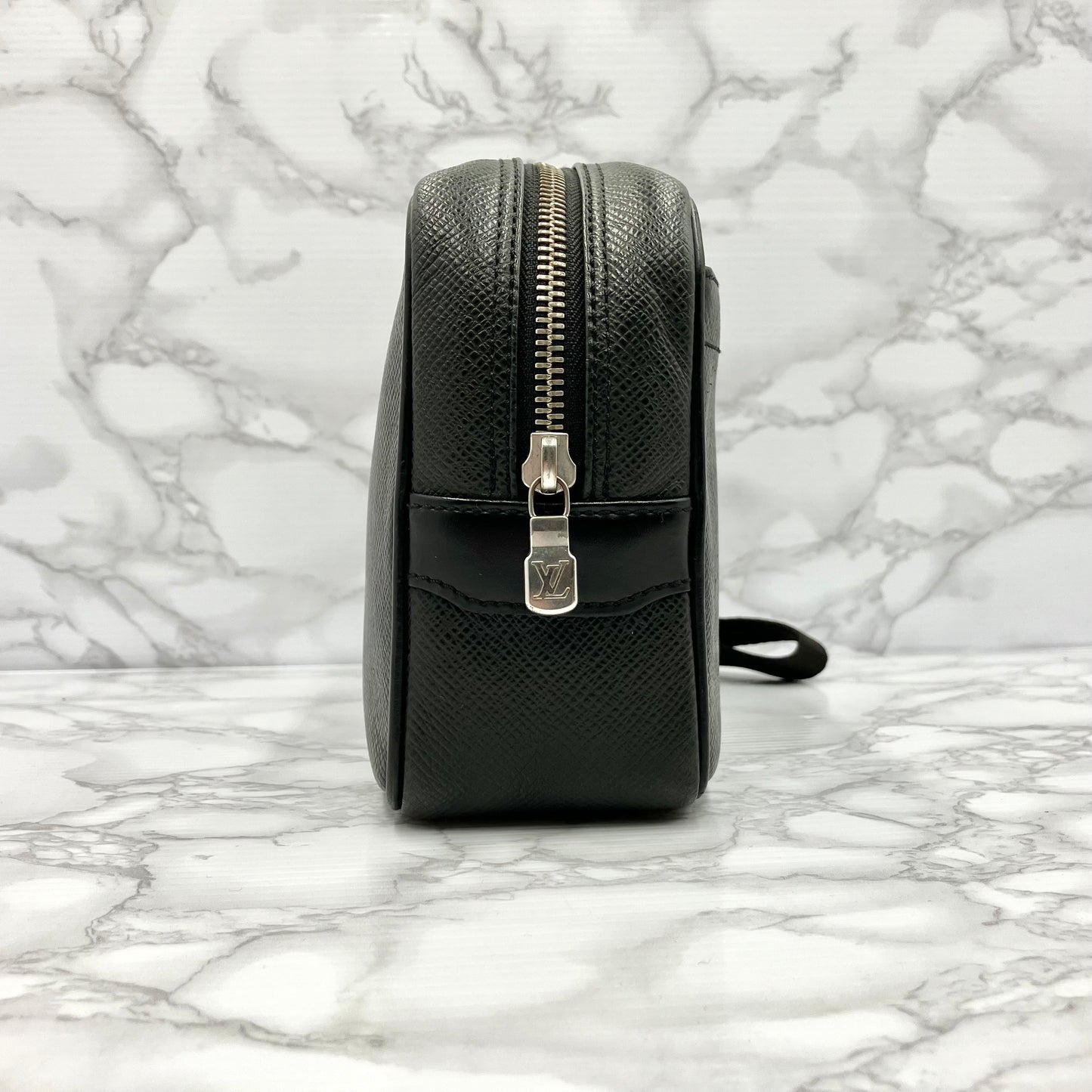 Louis Vuitton Taiga Pouch