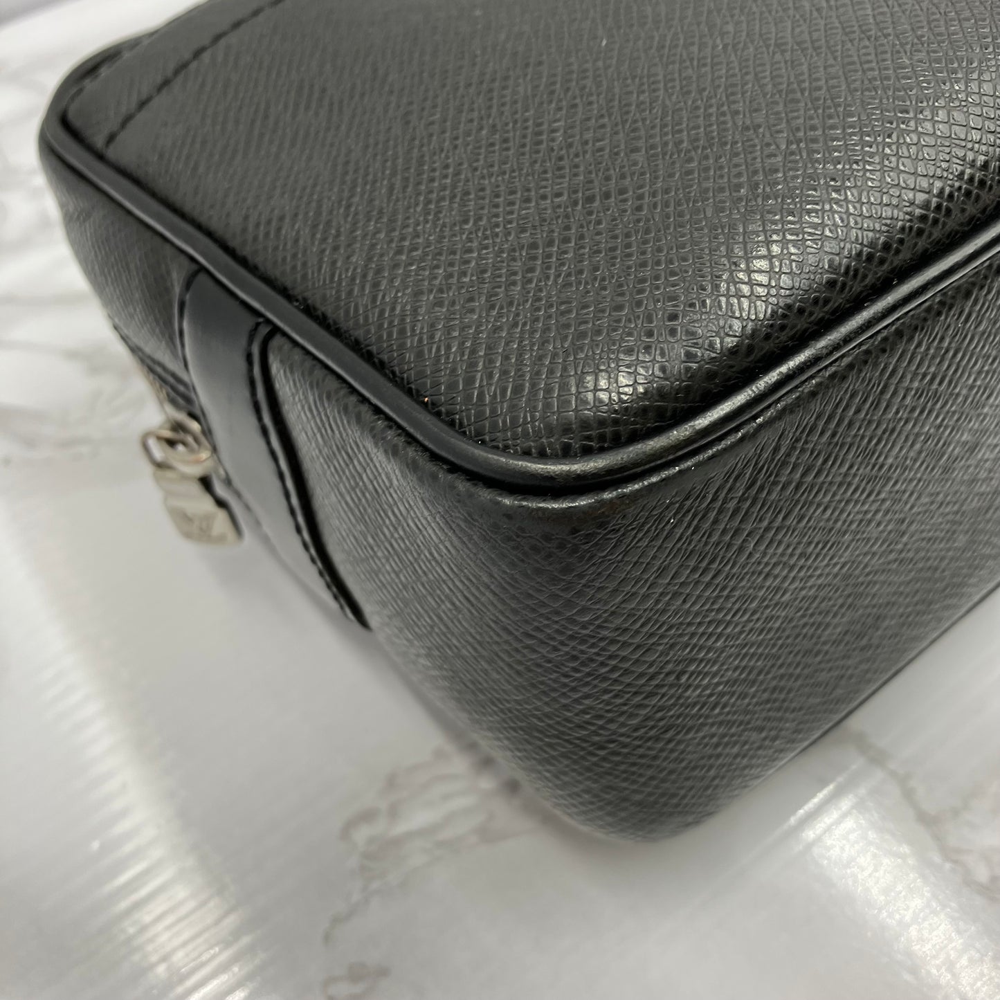 Louis Vuitton Taiga Pouch