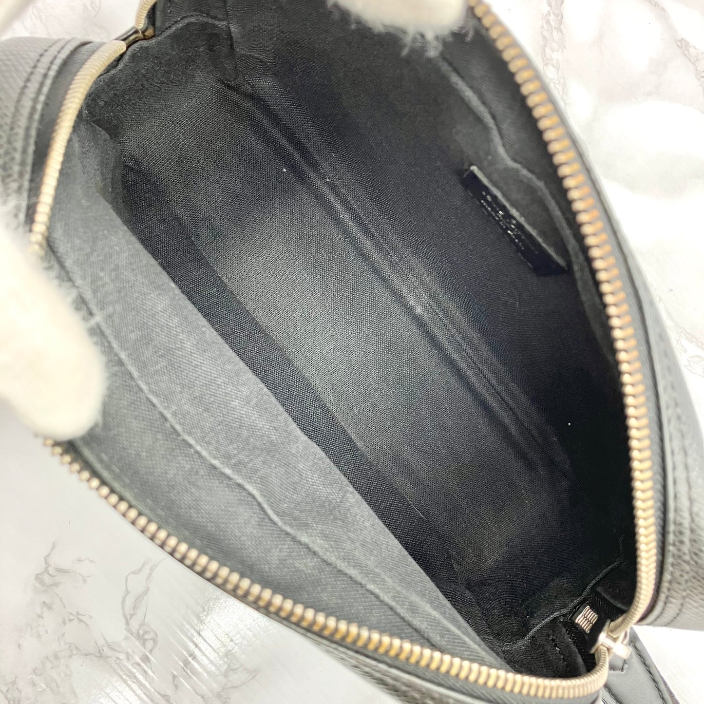 Louis Vuitton Taiga Pouch