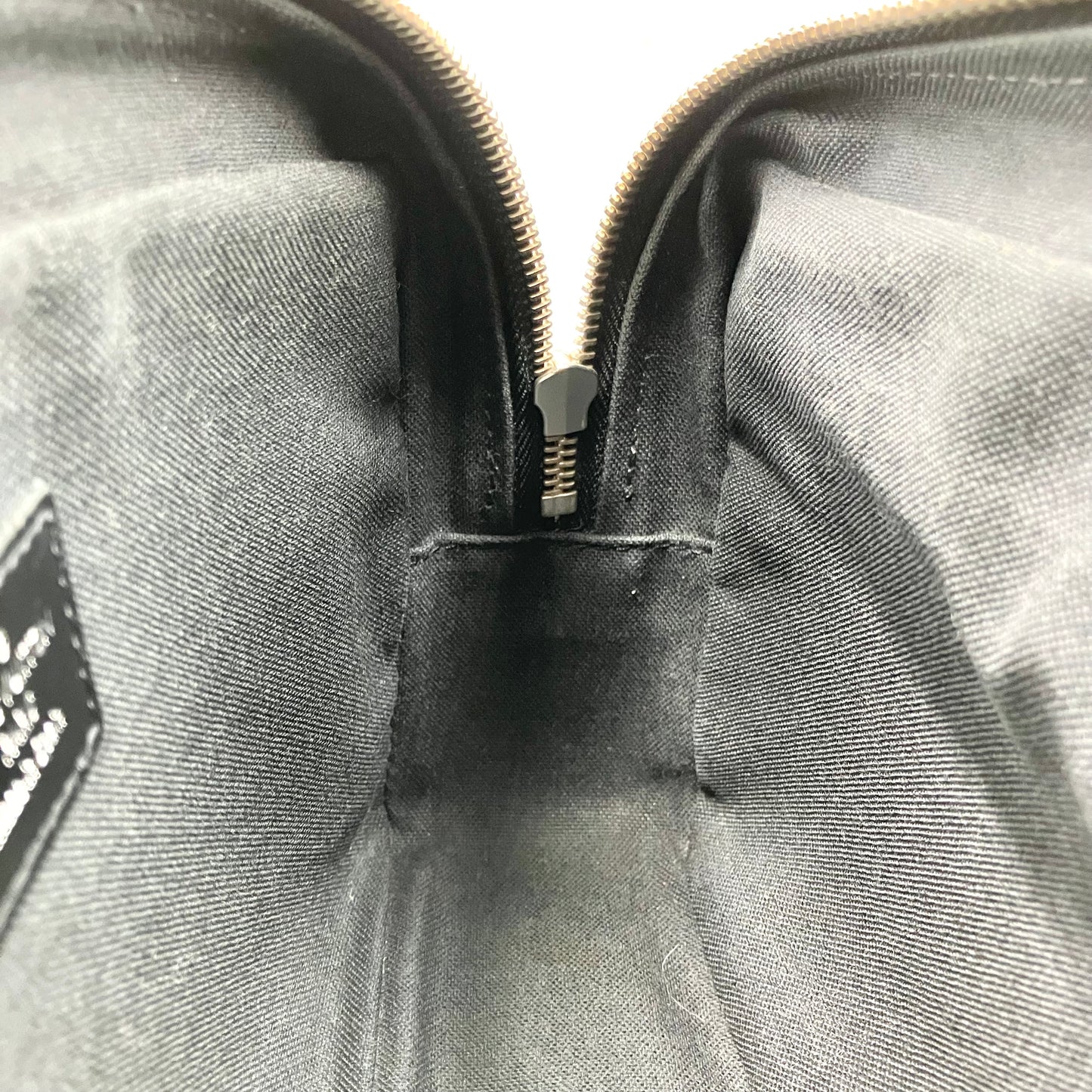 Louis Vuitton Taiga Pouch