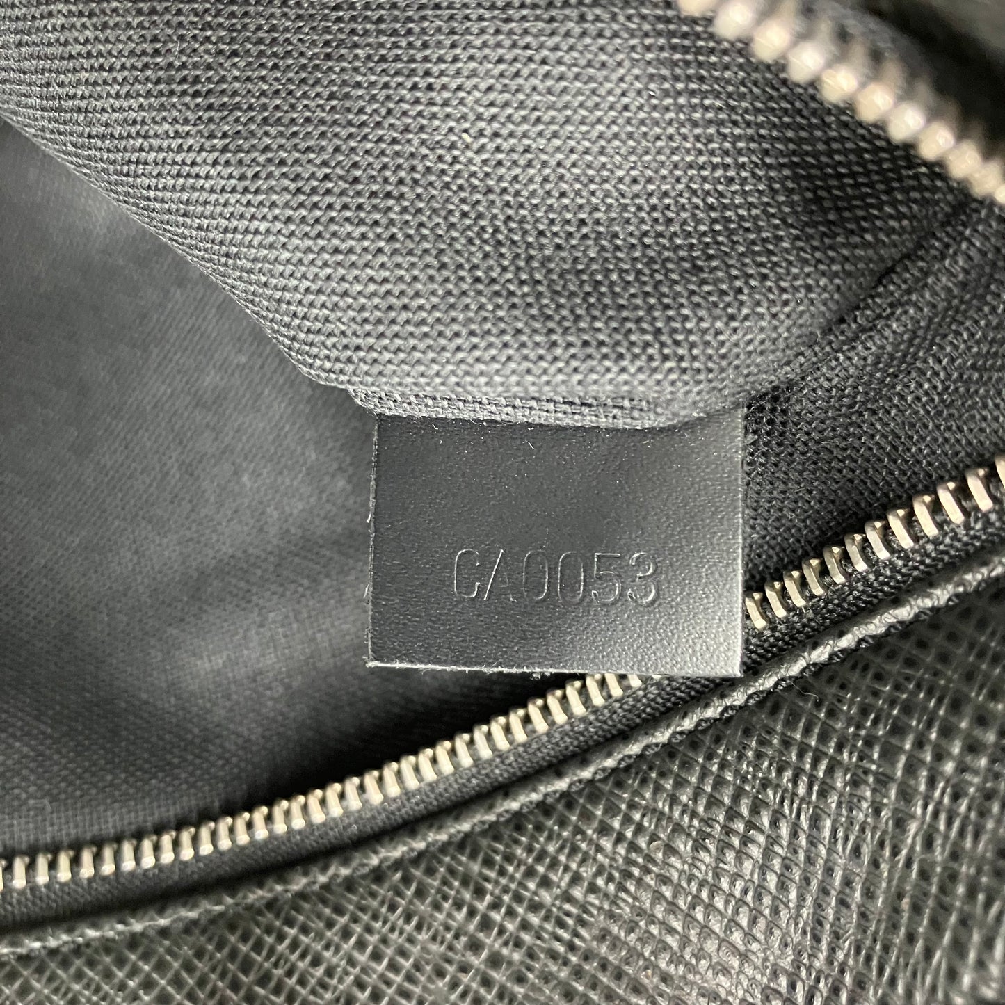 Louis Vuitton Taiga Pouch