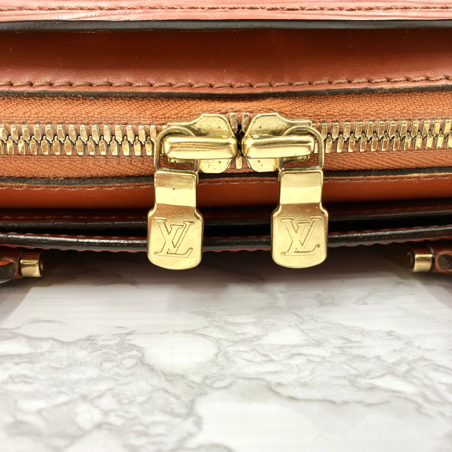 LOUIS VUITTON Epi Pont Neuf