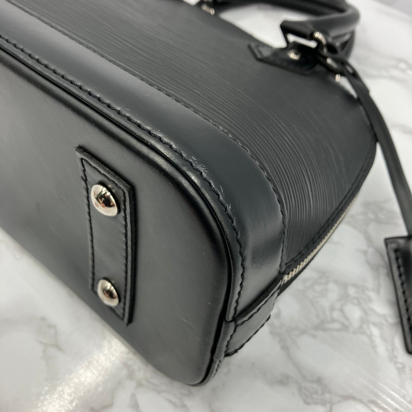 Louis Vuitton  Epi Alma BB