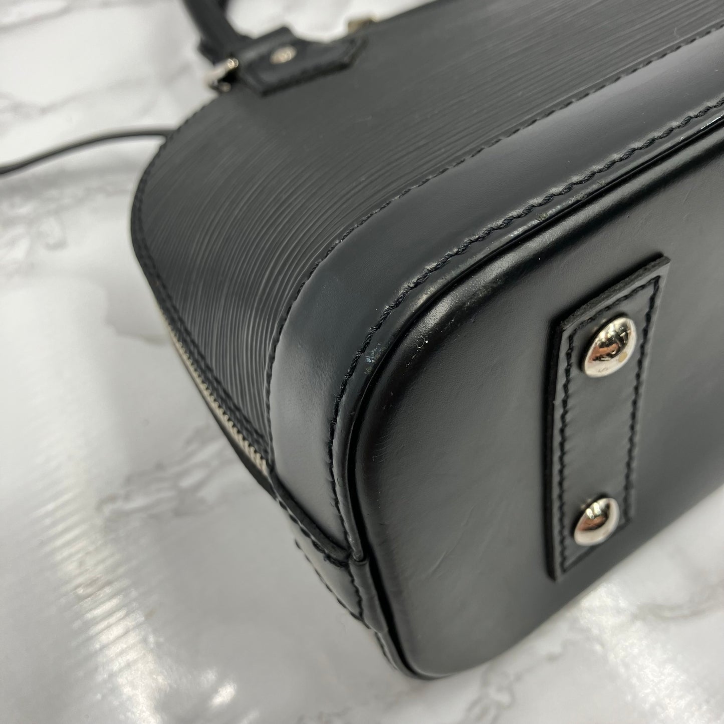 Louis Vuitton  Epi Alma BB