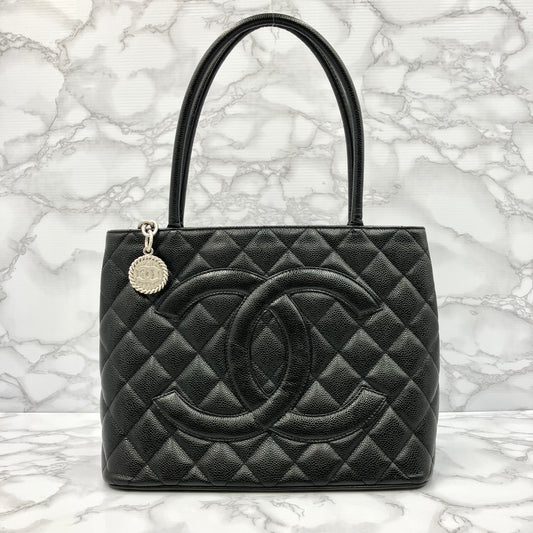 CHANEL medallion