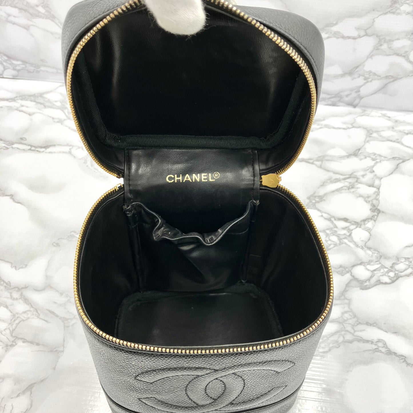 CHANEL Caviar skin Vanity Bag